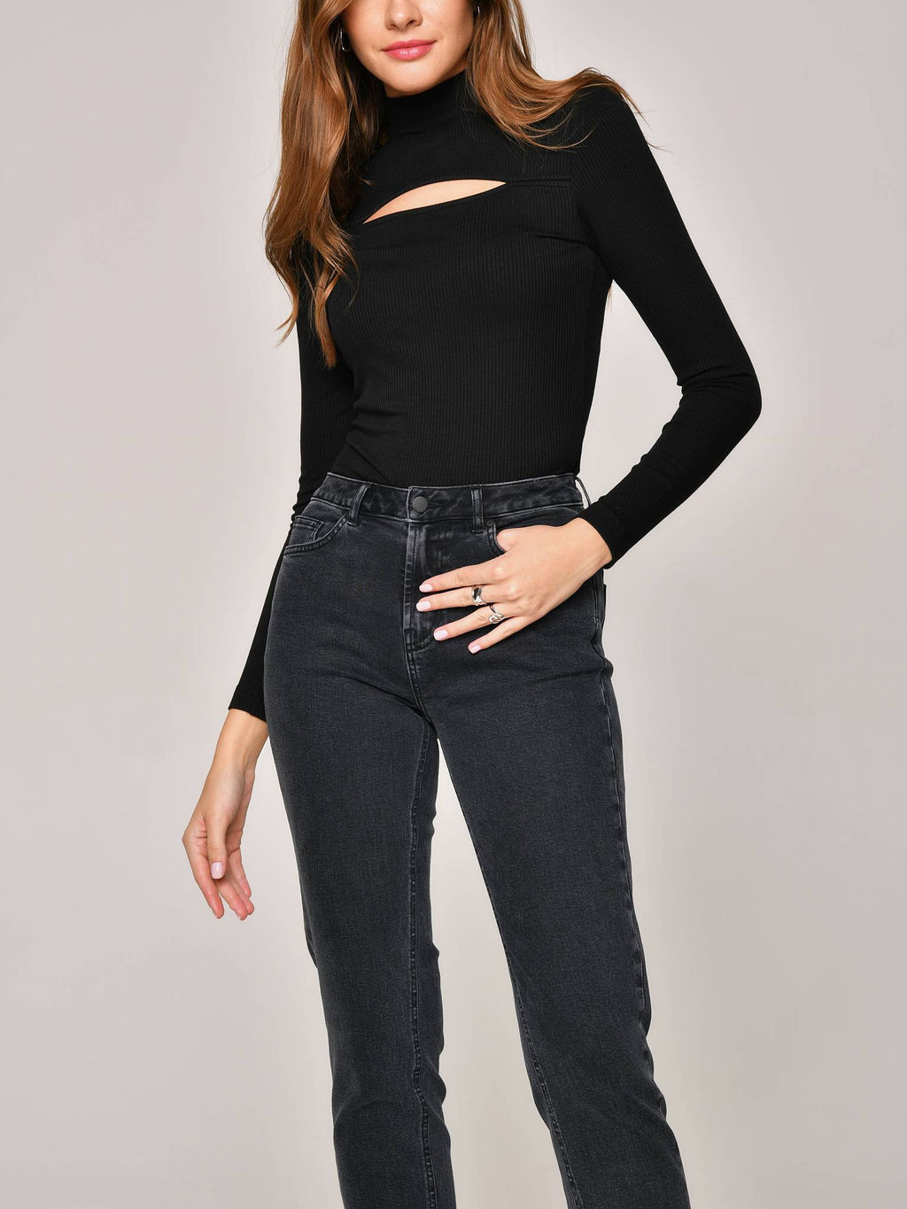 CONTE Водолазка в рубчик с разрезом по линии декольте LD 1146 black - Conte elegant фото 2