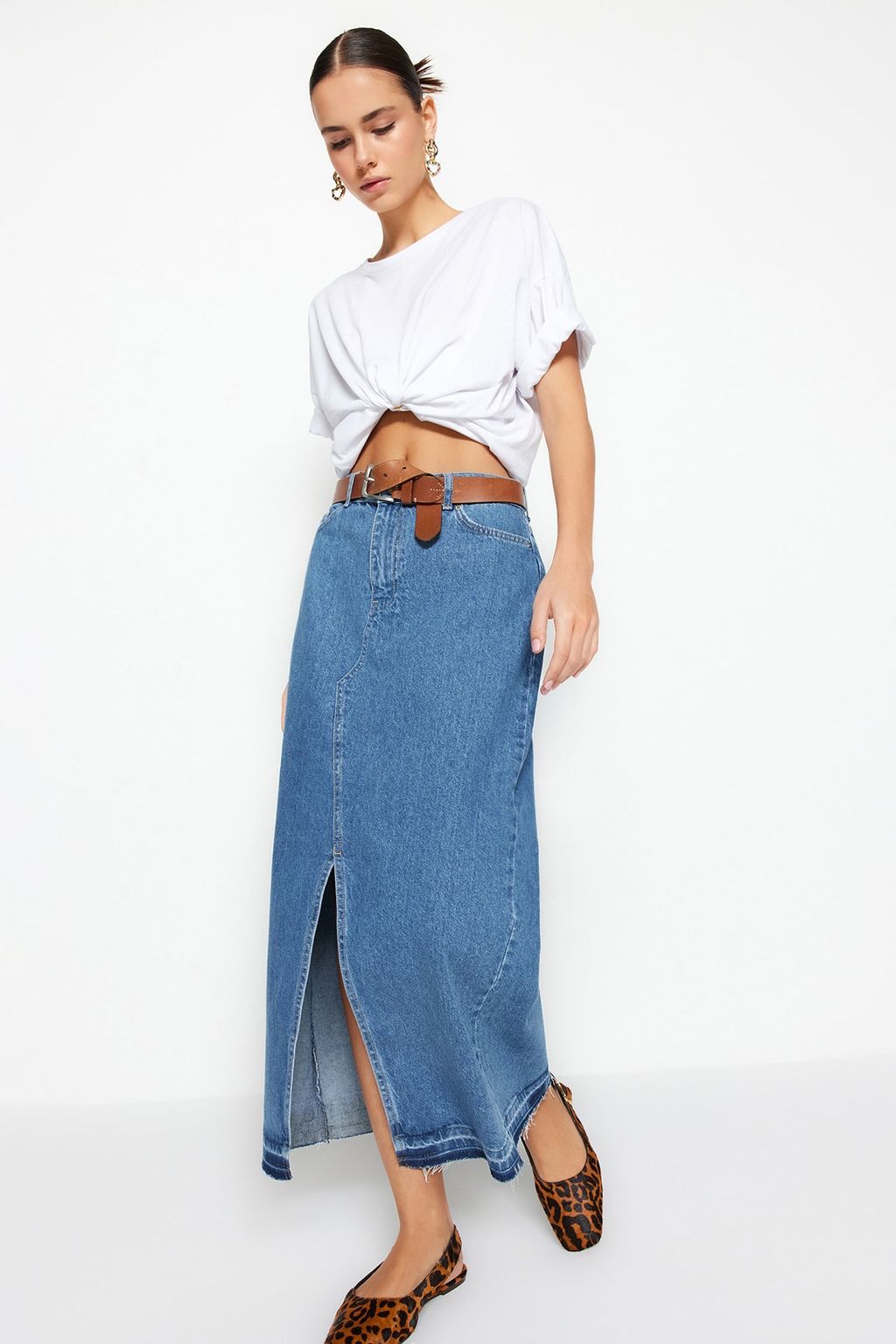 TRENDYOLMILLA Koyu Mavi More Sustainable Y?rtmacl? Maxi Denim Etek TWOSS23ET00289
