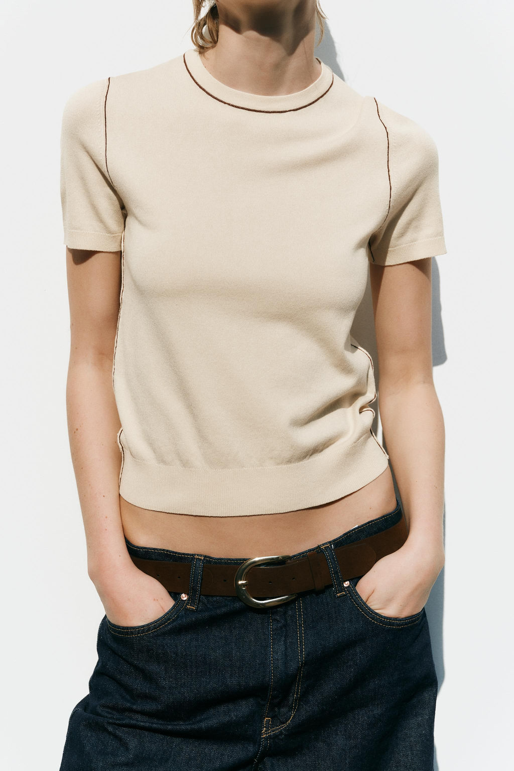 SHORT SLEEVE KNIT TOP WITH PIPING