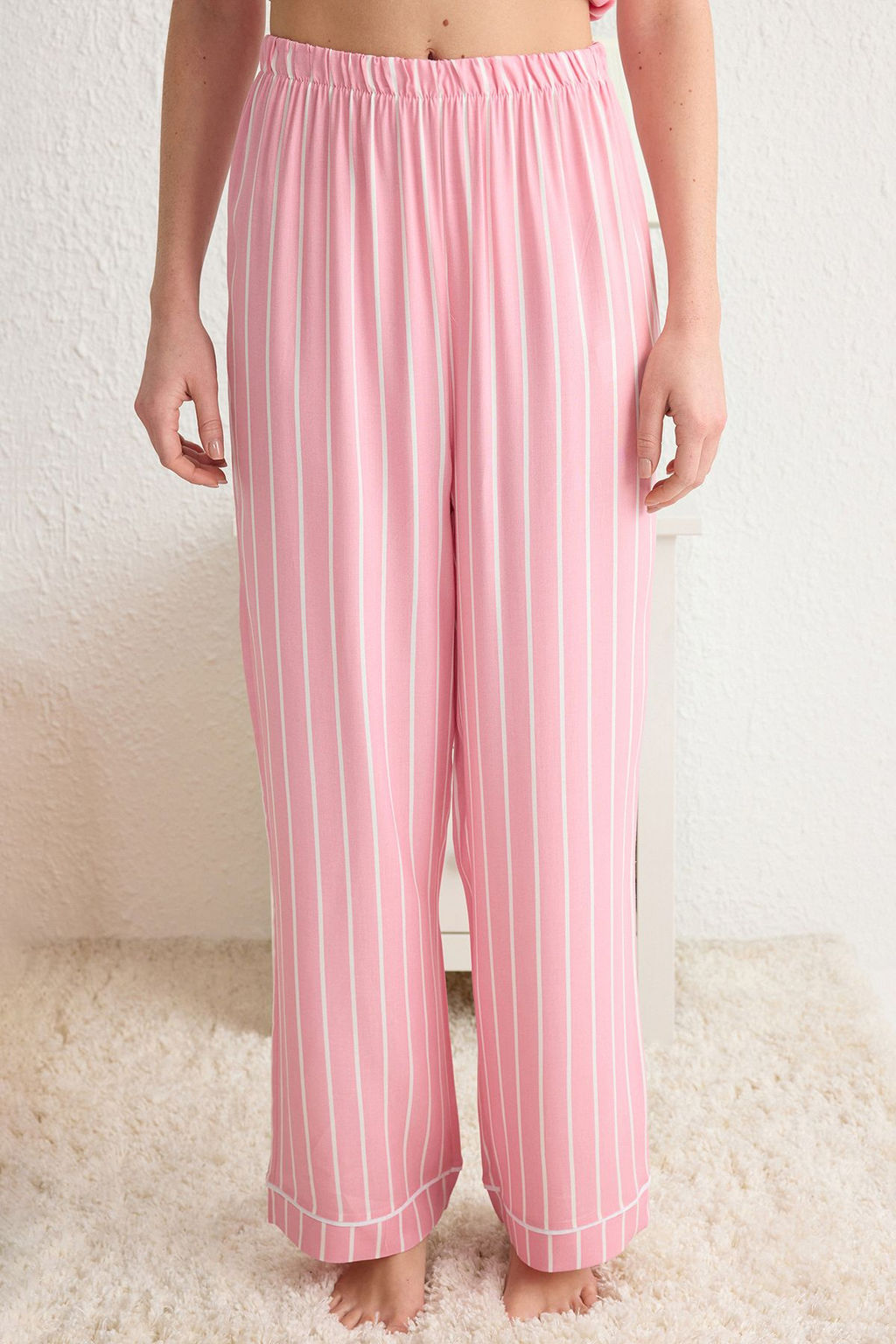 Trendyolmilla Pembe Cizgili Biye Detayl? Ip Ask?l? Viskon Dokuma Pijama Tak?m? THMSS25PT00039 фото 4