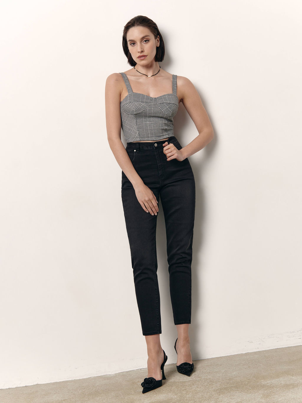 CONTE CON-592 Джинсы mom с высокой посадкой и эффектом легкой потертости black - Conte elegant фото 2