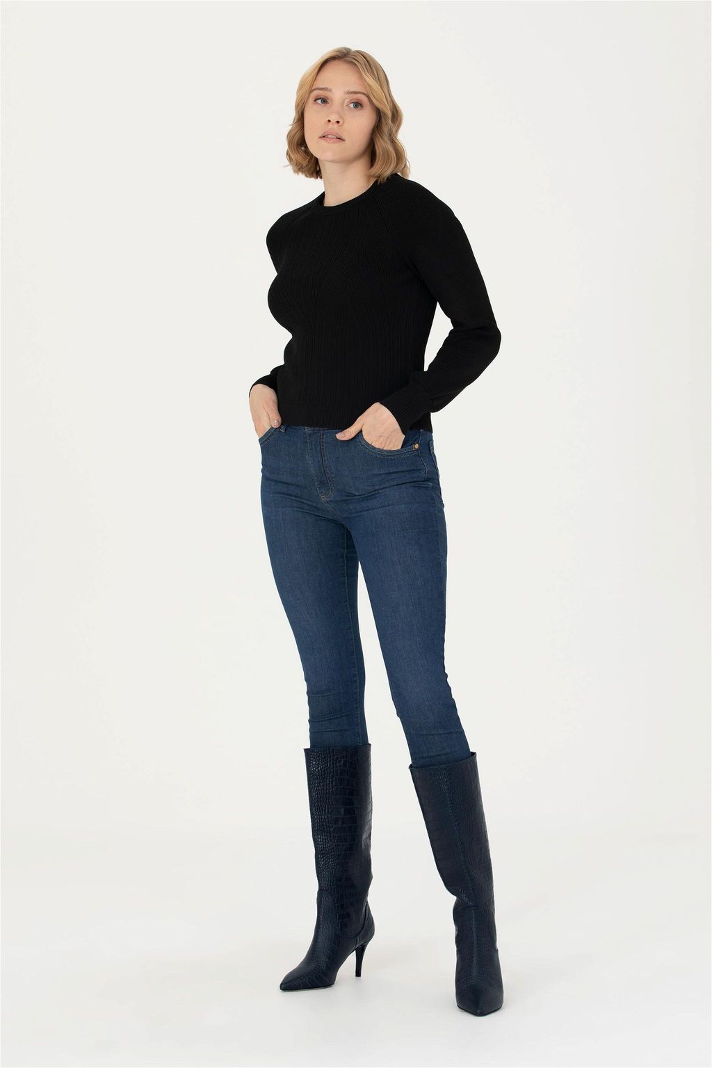 Женский черный свитер с круглым вырезом Неожиданная скидка в корзине - U.s. polo assn фото 4