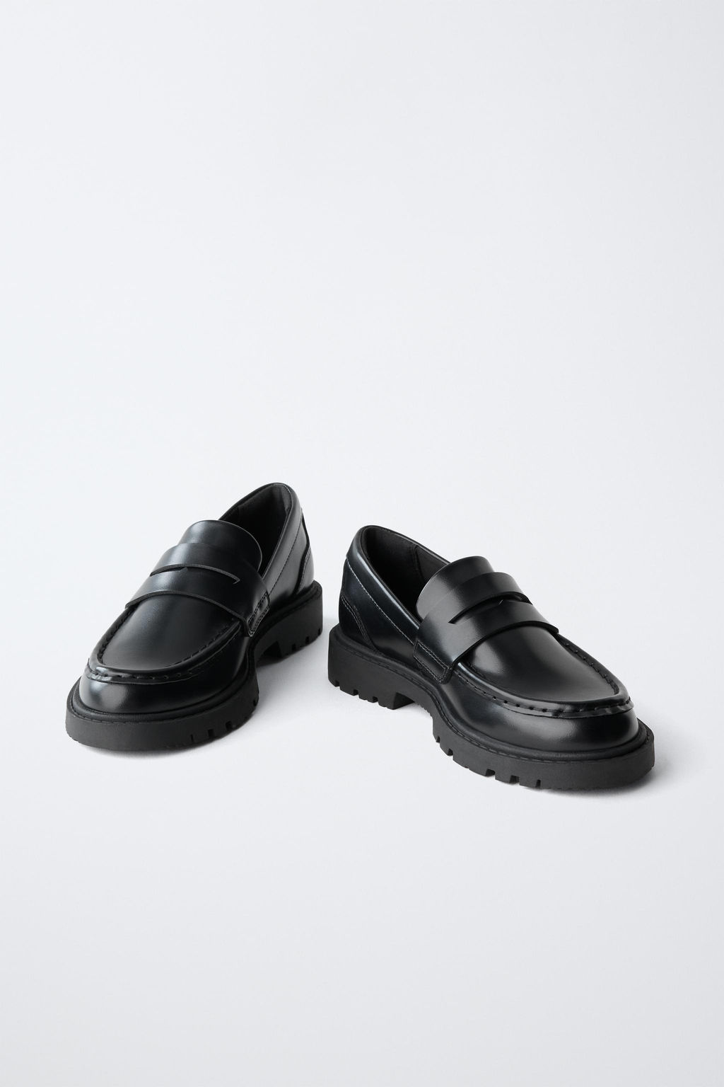 MOCAS?N COLEGIAL / Negro