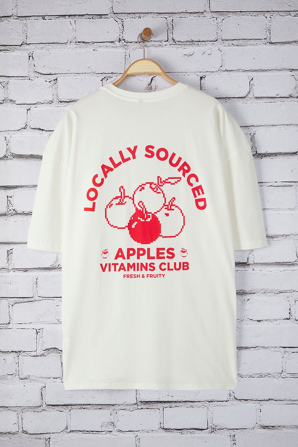 TRENDYOL MAN Ekru Buyuk Beden Oversize/Genis Kesim Meyve Bask?l? %100 Pamuk T-Shirt TMNSS25BF00040 - Trendyolmilla фото 2