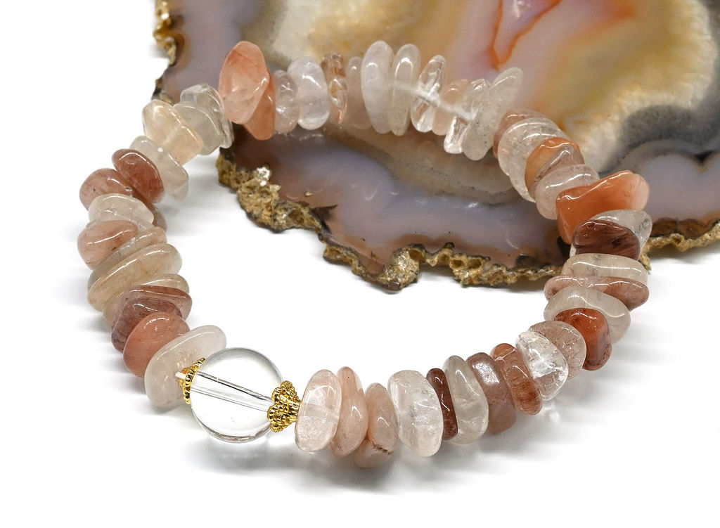 Браслет с крошкой рутилового кварца с шариком из хрусталя, 15см