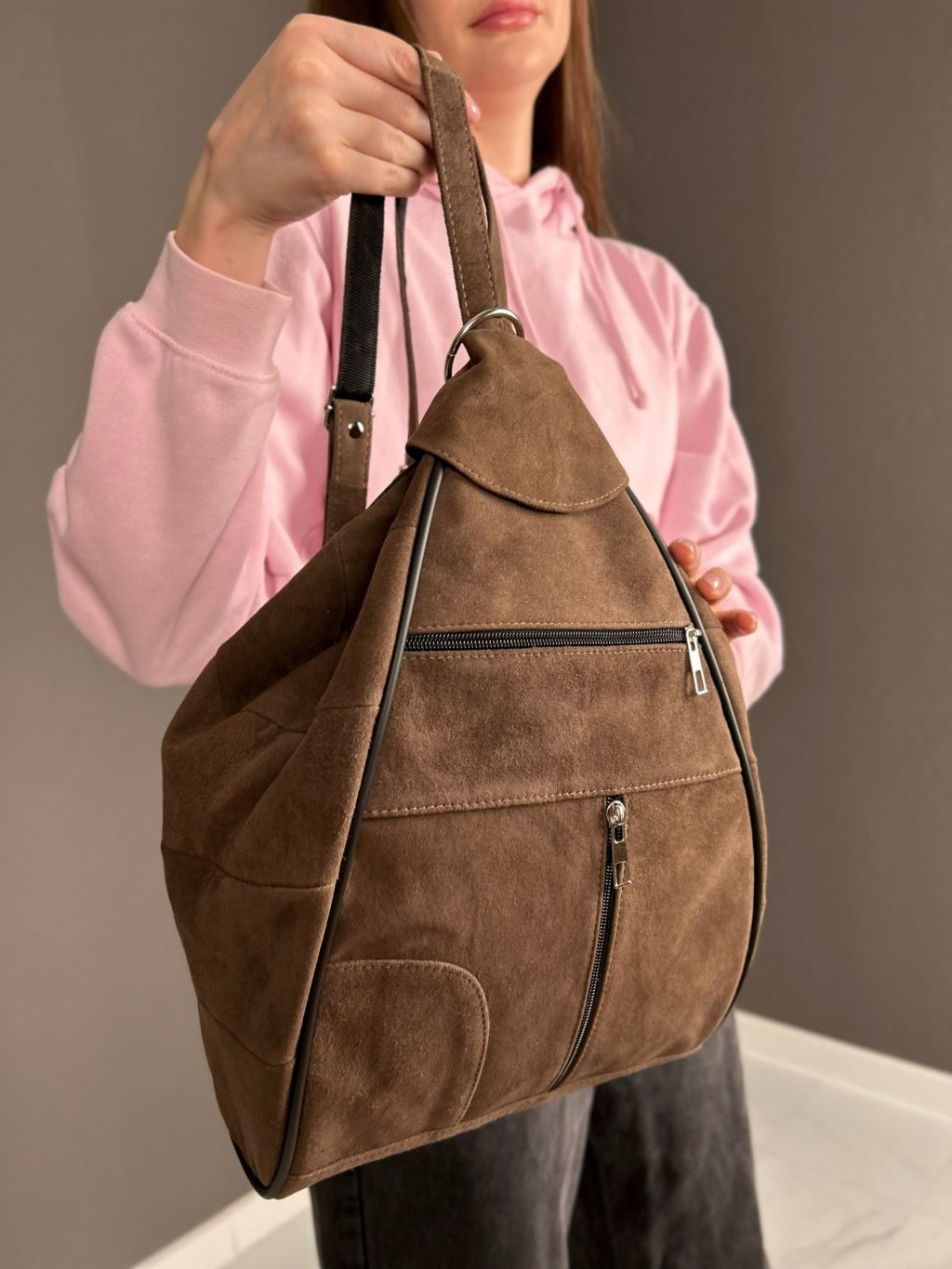 Сумка-рюкзак женская из телячьей кожи