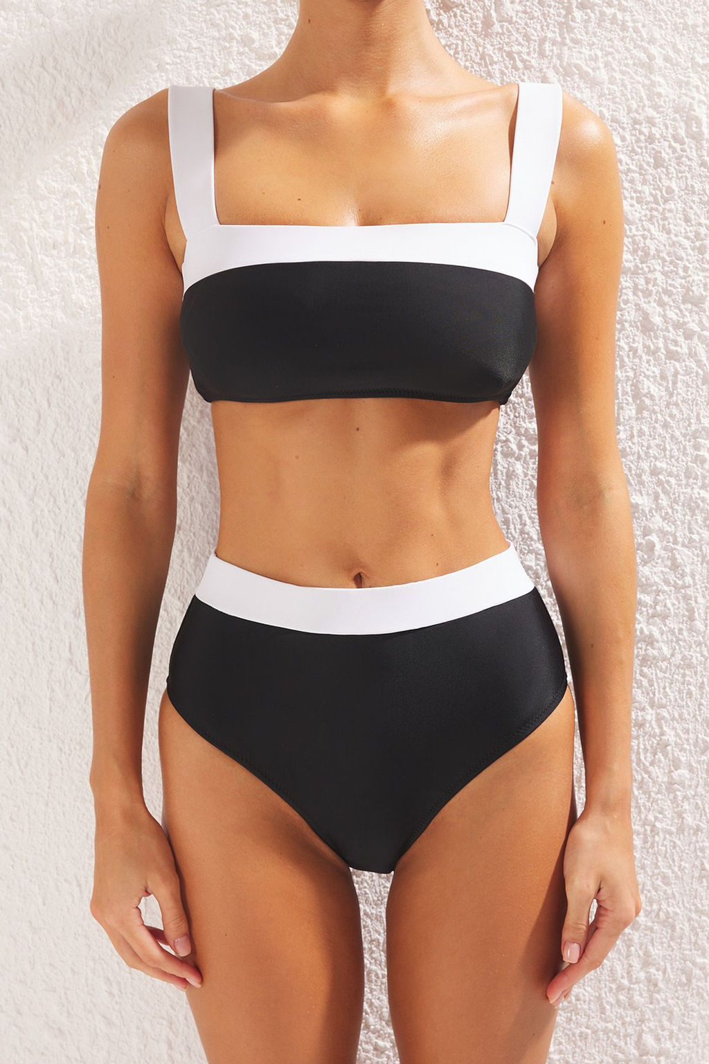 TRENDYOLMILLA Siyah-Beyaz Bralette Renk Bloklu Yuksek Bel Regular Bikini Tak?m? TBESS25BT00062  фото 3