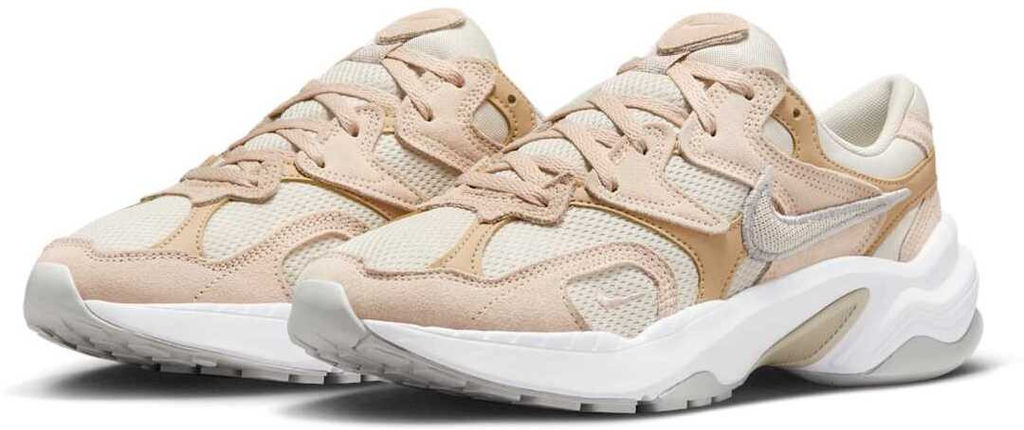 Кроссовки женские