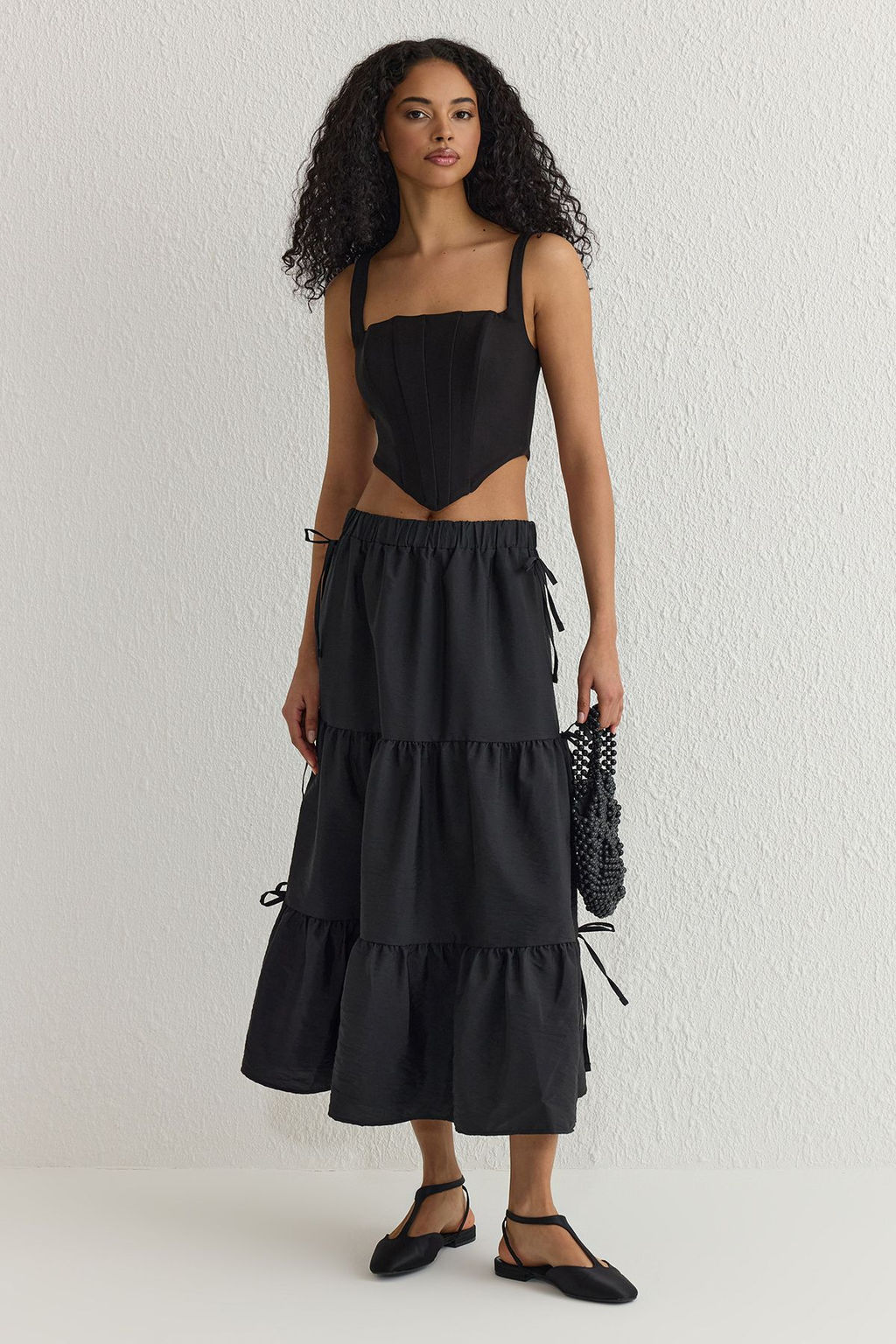 TRENDYOLMILLA Siyah Parasut Kumas Kurdele Detayl? A-line Maxi Boy Dokuma Etek TWOSS25ET00033