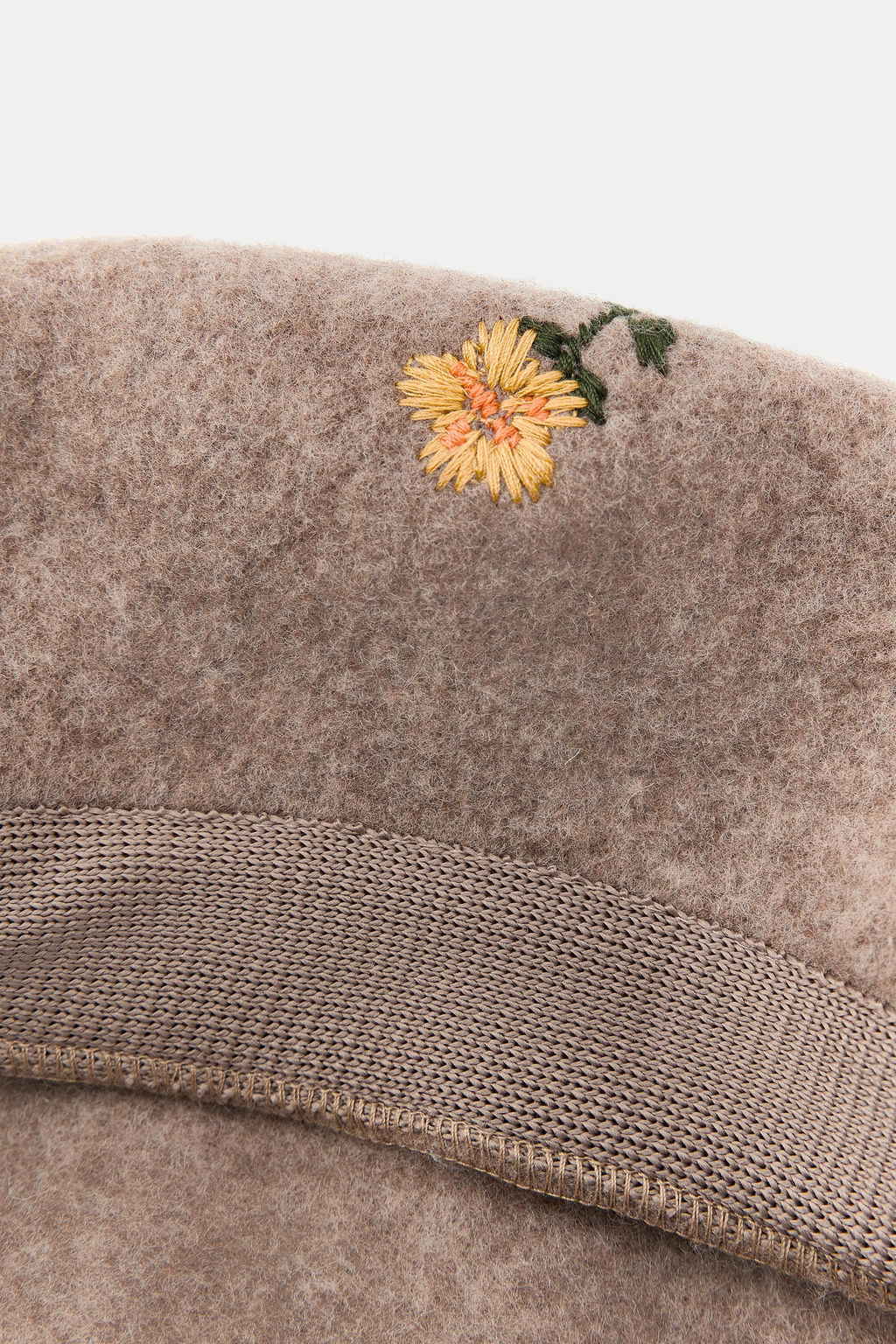 100% WOOL BERET WITH EMBROIDERED FLOWERS - Zara фото 6