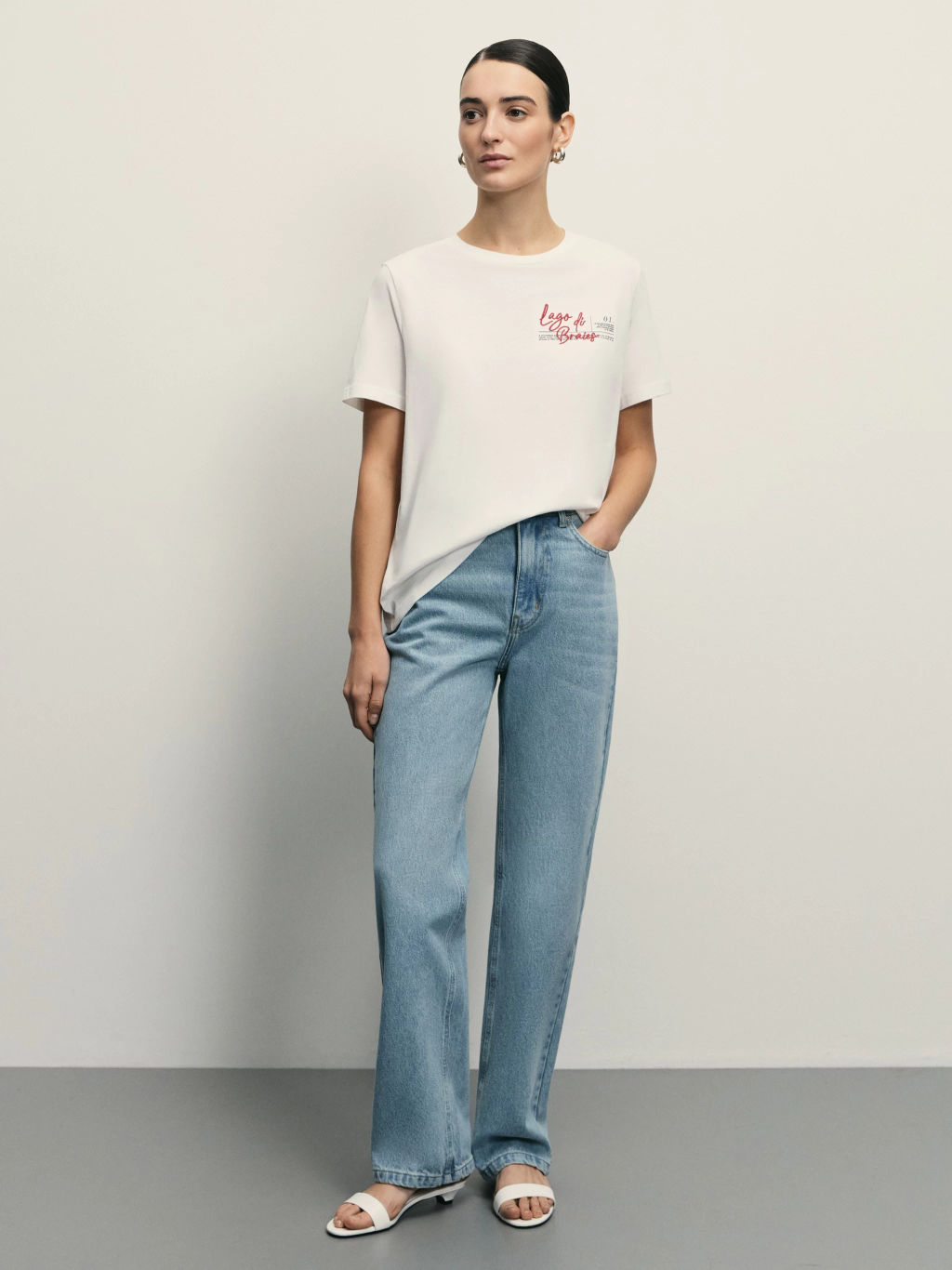 Базовая футболка с вышивкой / Zarina  фото 2