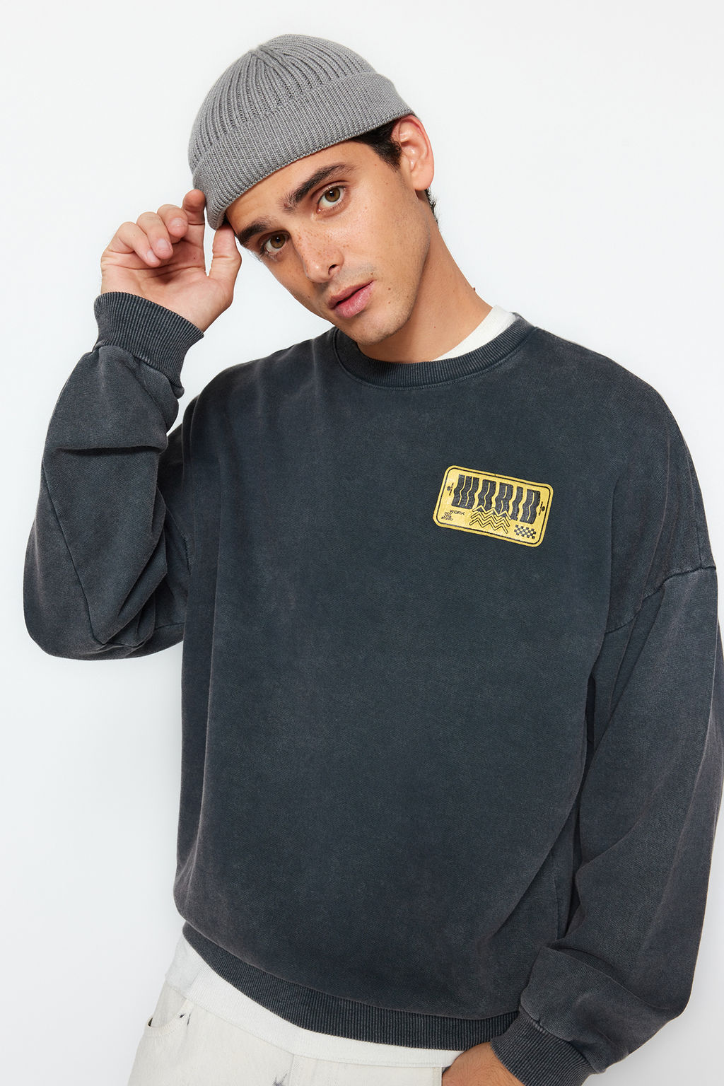 TRENDYOL MAN Antrasit %100 Pamuk Oversize/Genis Kesim Eskitme/Soluk Efektli Sweatshirt TMNAW24SW00080 - Trendyolmilla фото 5