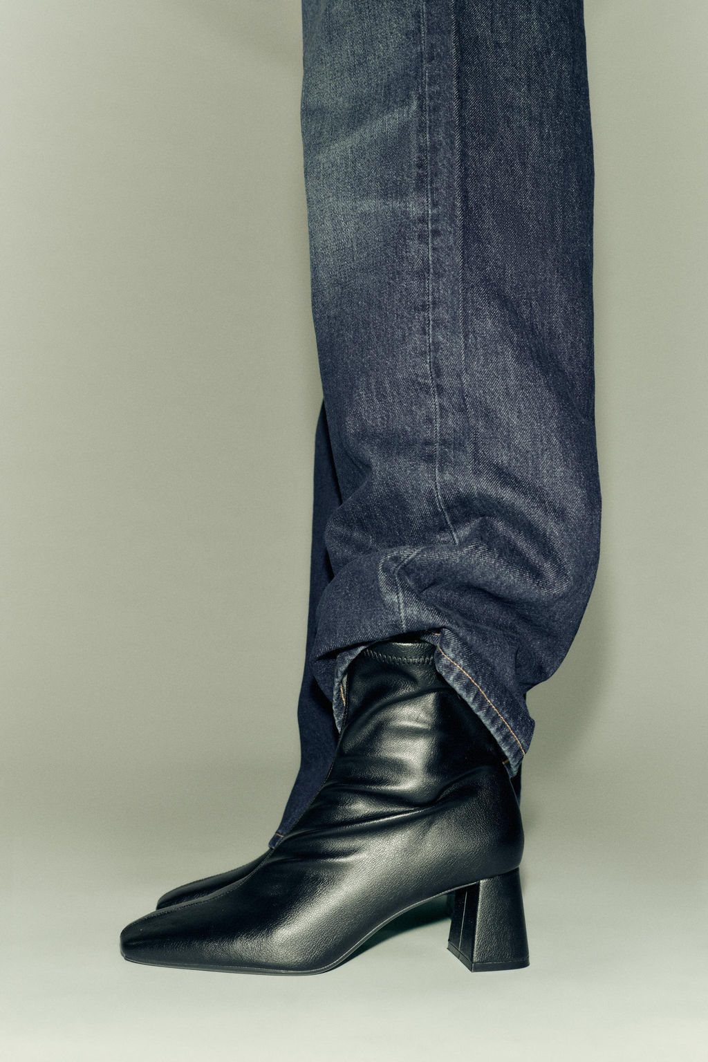 BLOCK HEEL ANKLE BOOTS