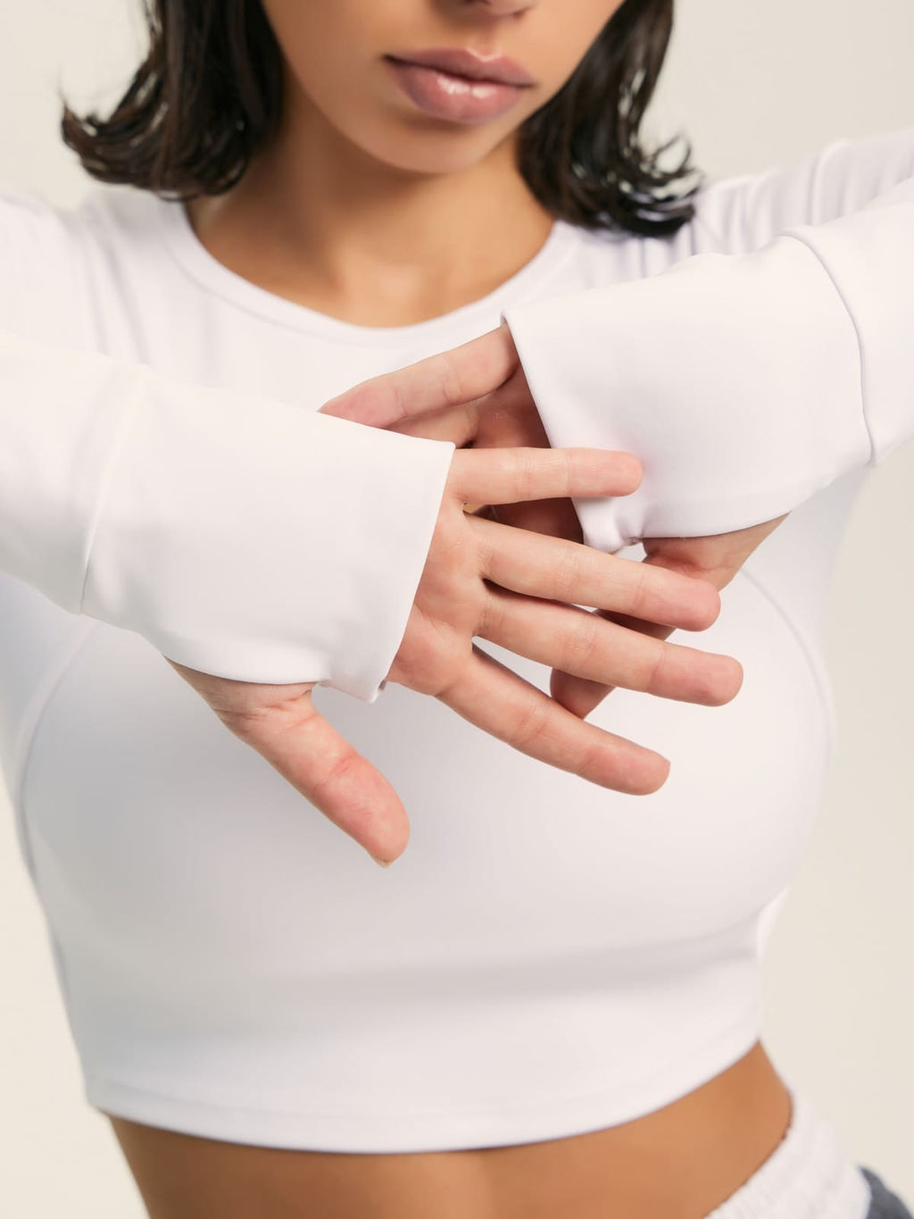 *Укороченный рашгард с длинными рукавами