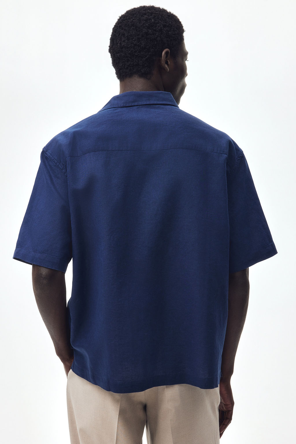 Camisa en mezcla de lino Relaxed Fit - H&m фото 6