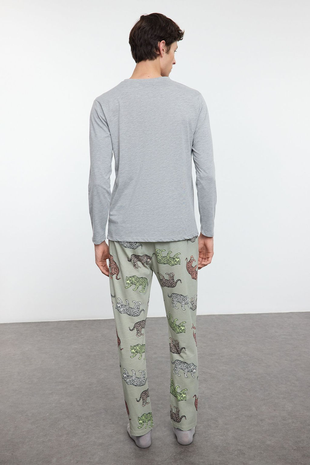 TRENDYOL MAN Gri Regular Fit Kaplan Desenli Couple/Cift Orme Pijama Tak?m? TMNAW25PT00051 - Trendyolmilla фото 6