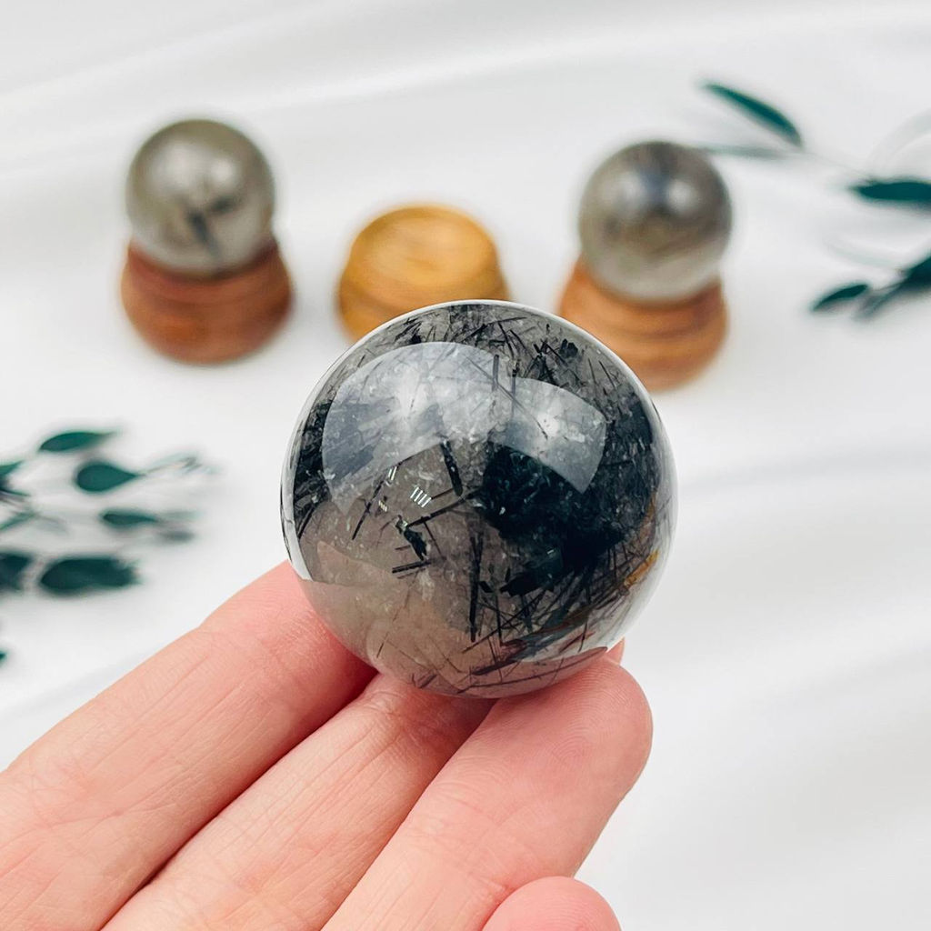 Шар из Кварца с Турмалином