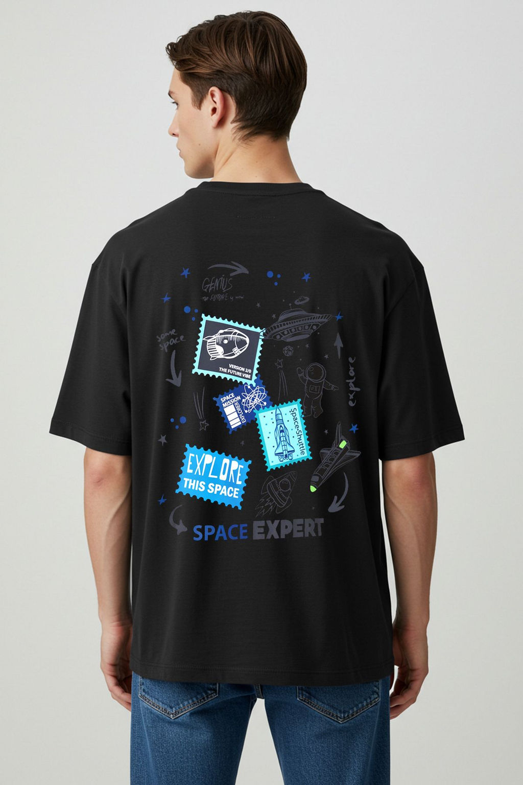 Trendyolmilla Man Beyaz Oversize/Genis Kesim K?sa Kol Galaksi S?rt Bask?l? %100 Pamuk T-shirt TMNSS25TS00087