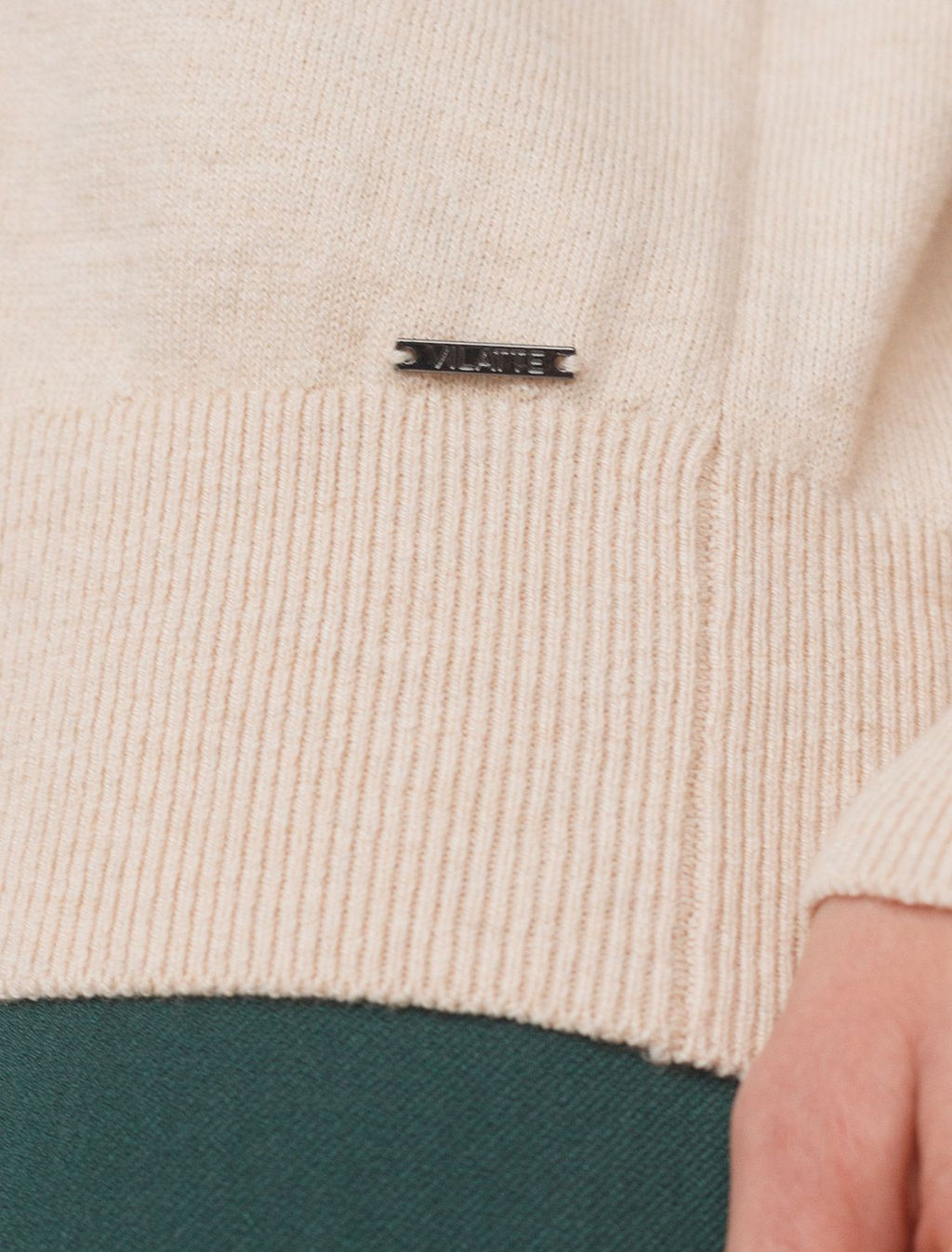 D39.352 Джемпер женский бежевый меланж