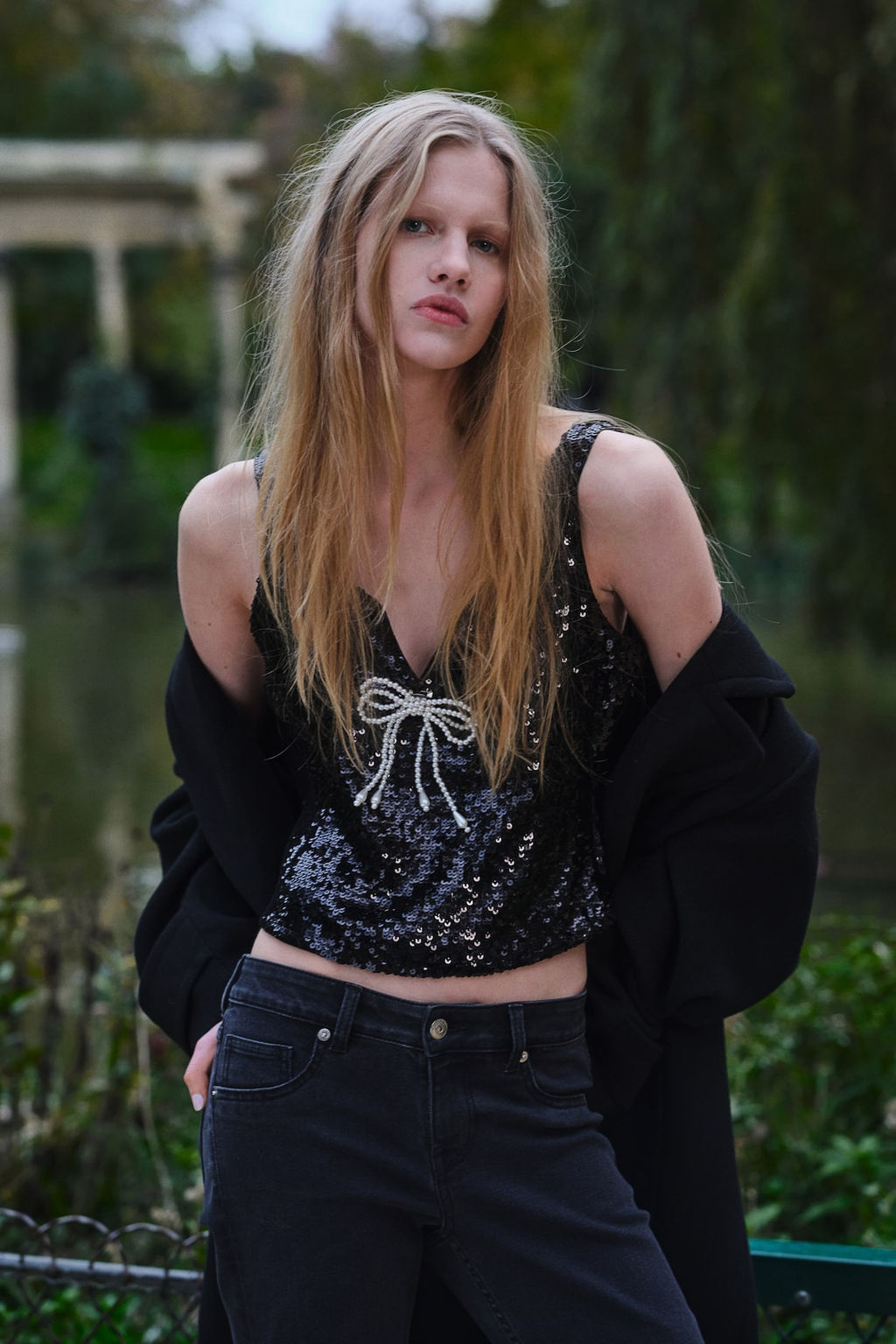 Top de lentejuelas con lazo decorativo - H&m фото 3