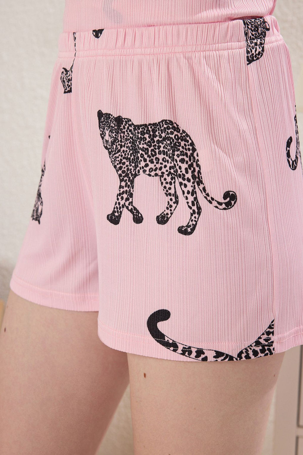 Trendyolmilla Pembe Hayvan Desenli Ip Ask?l? Fitilli Sortlu Orme Pijama Tak?m? THMSS25PT00094 фото 8