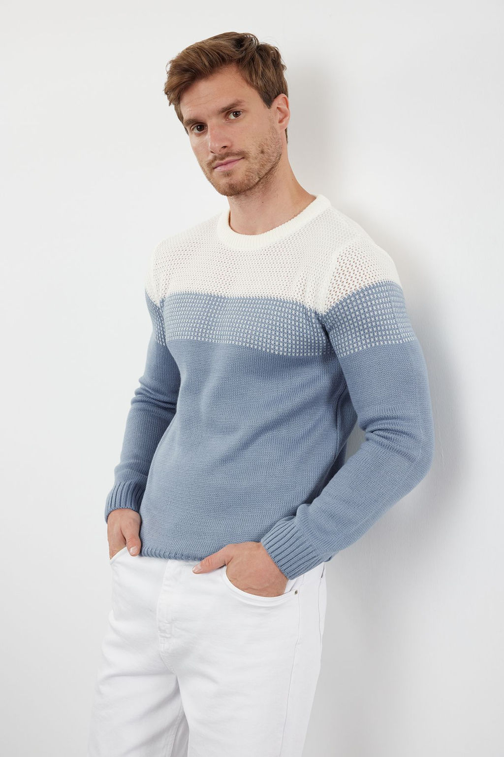 TRENDYOL MAN Bej Slim Fit Dar Kesim Bisiklet Yaka Renk Bloklu Kazak TMNAW21KZ0543 - Trendyolmilla фото 26