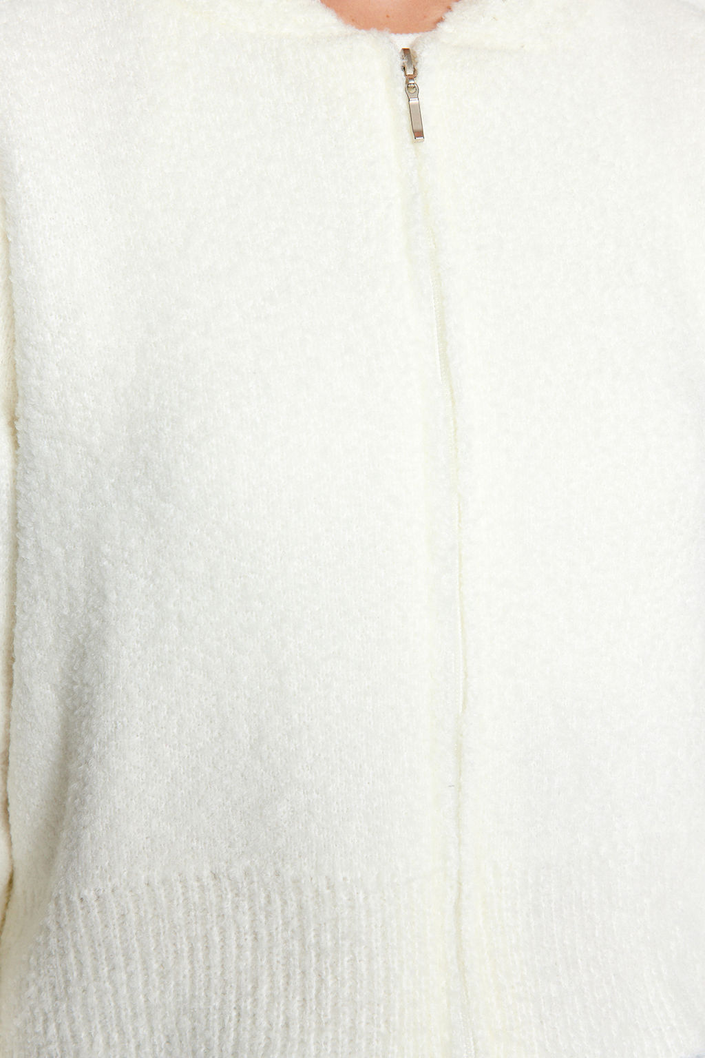 TRENDYOLMILLA Ekru Crop Kapusonlu Buklet Triko H?rka TWOAW24HI00370  фото 3