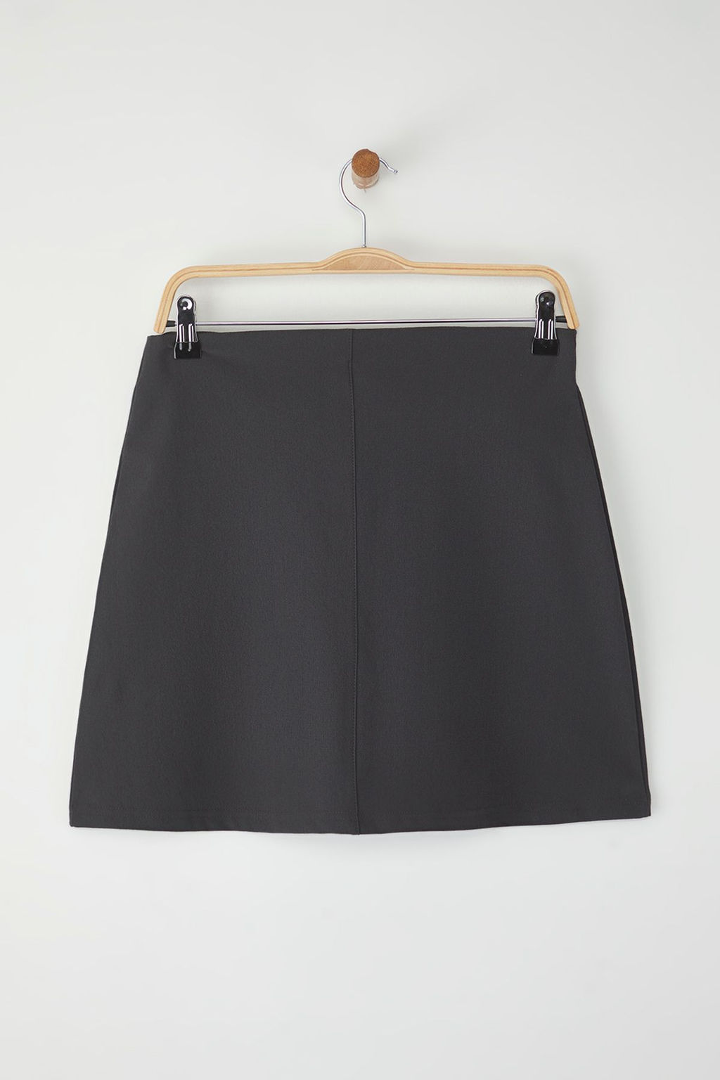 Trendyolmilla Antrasit Fermuarl? ve Cep Detayl? Can Kesim Mini Etek TWOSS25ET00150 фото 6