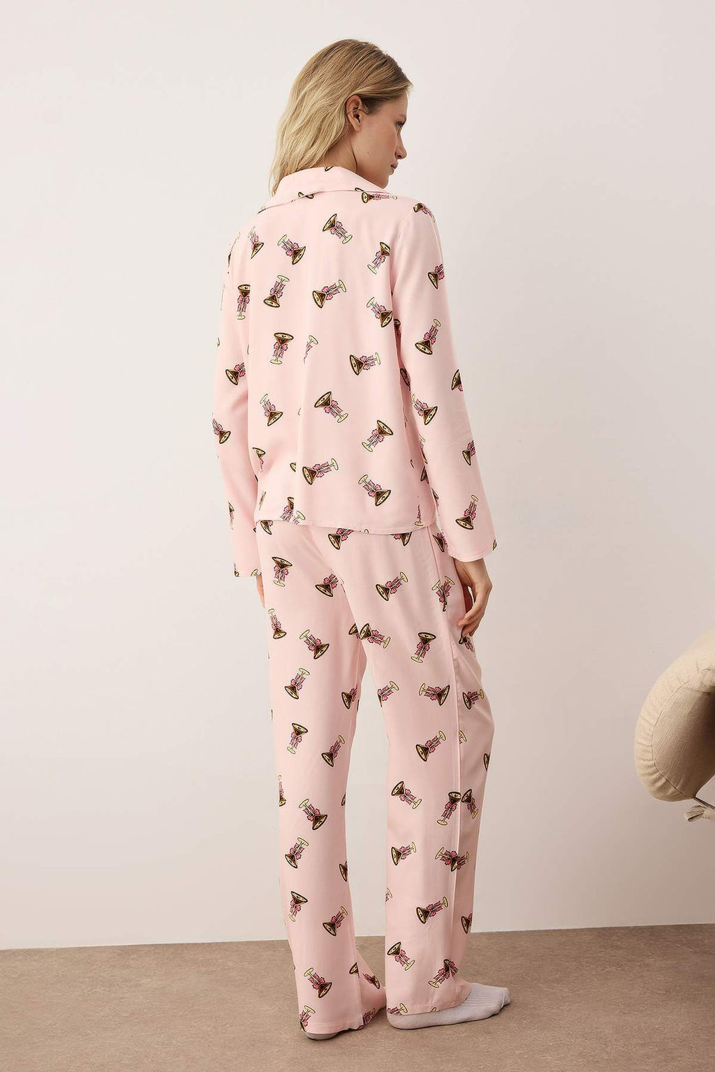 Pembe-Cok Renkli Bask?l? Shally Dokuma Pijama Tak?m? THMAW26PT00149 - Trendyolmilla фото 4