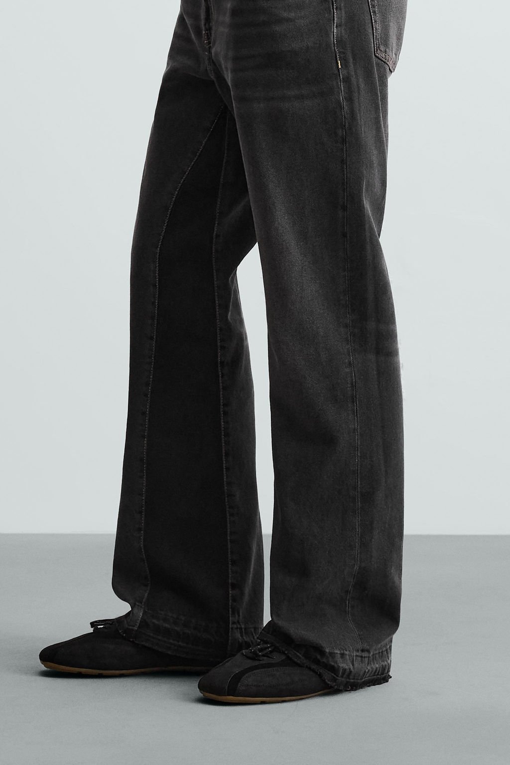 JEANS FLARE FIT ROTOS / Negro - Zara фото 14