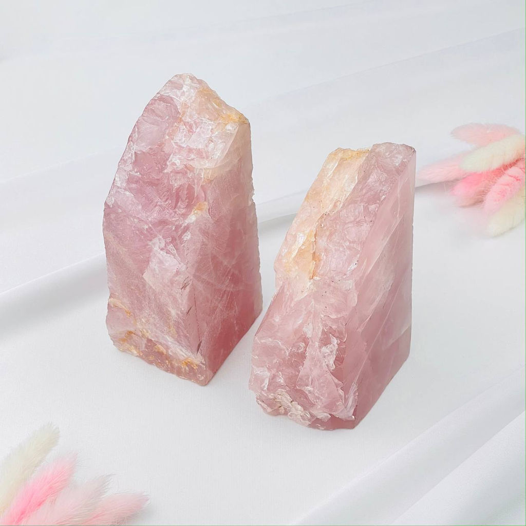 Держатель для книг из мадагаскарского Розового кварца