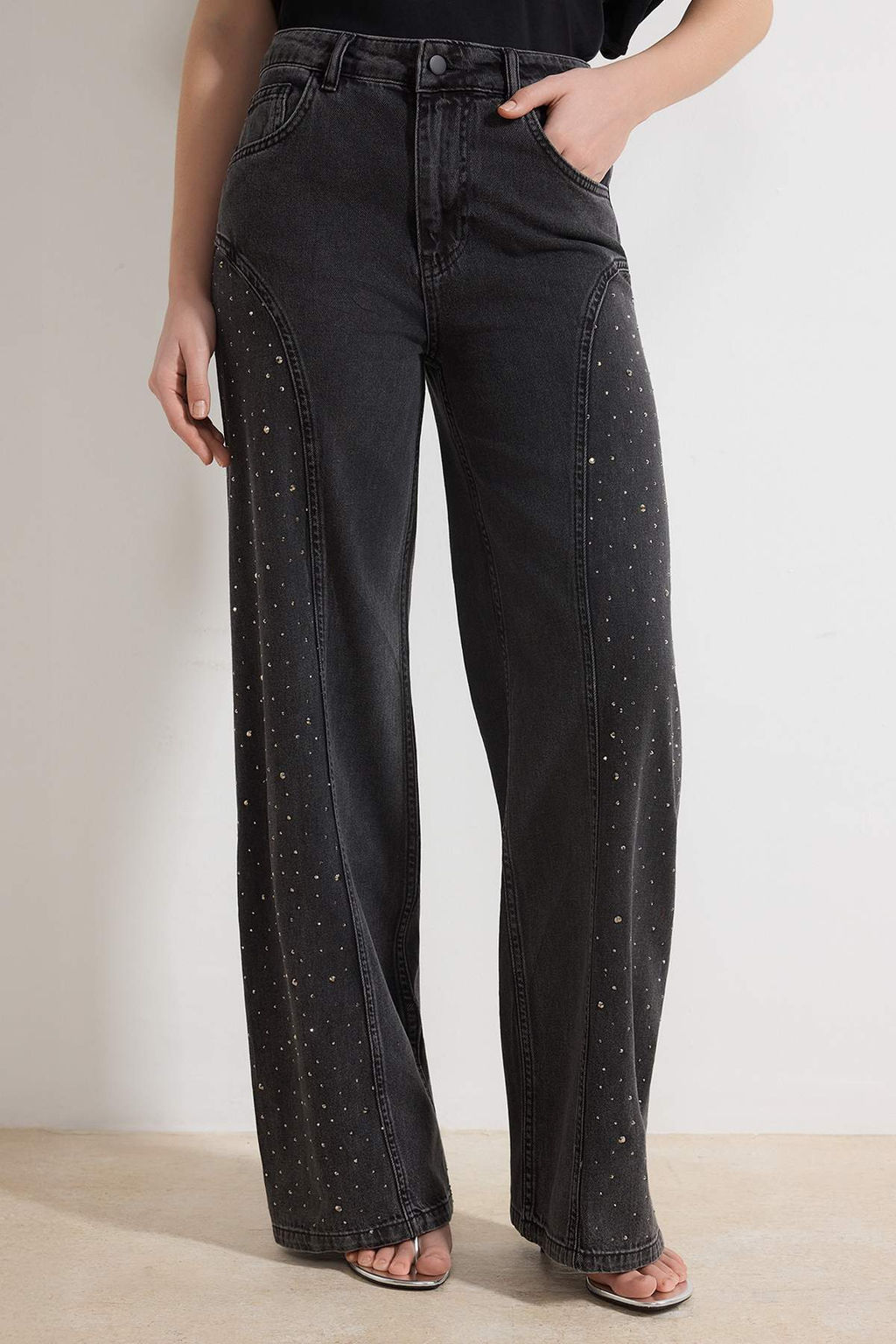 Siyah DOKUMLU Tasl? Dikis Detayl? Yuksek Bel %100 Pamuk Wide Leg Jeans TWOSS26JE00079 - Trendyolmilla фото 3