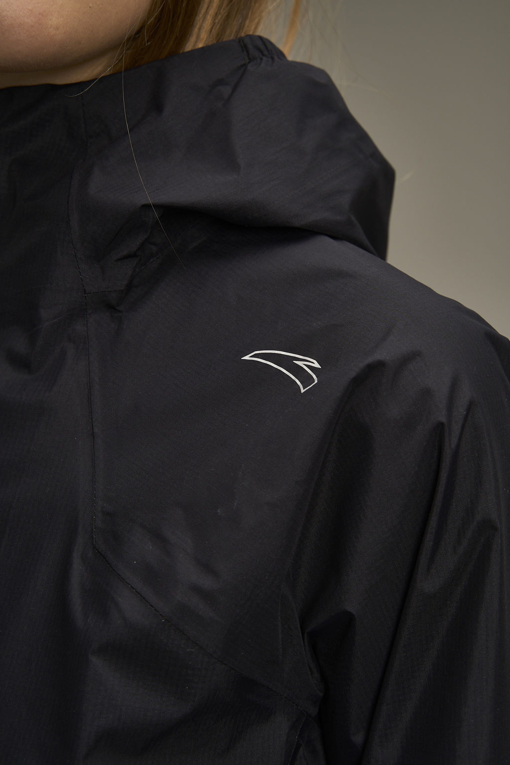 Куртка Черный ADVANCED RUNNING Woven Track Top - Anta фото 12