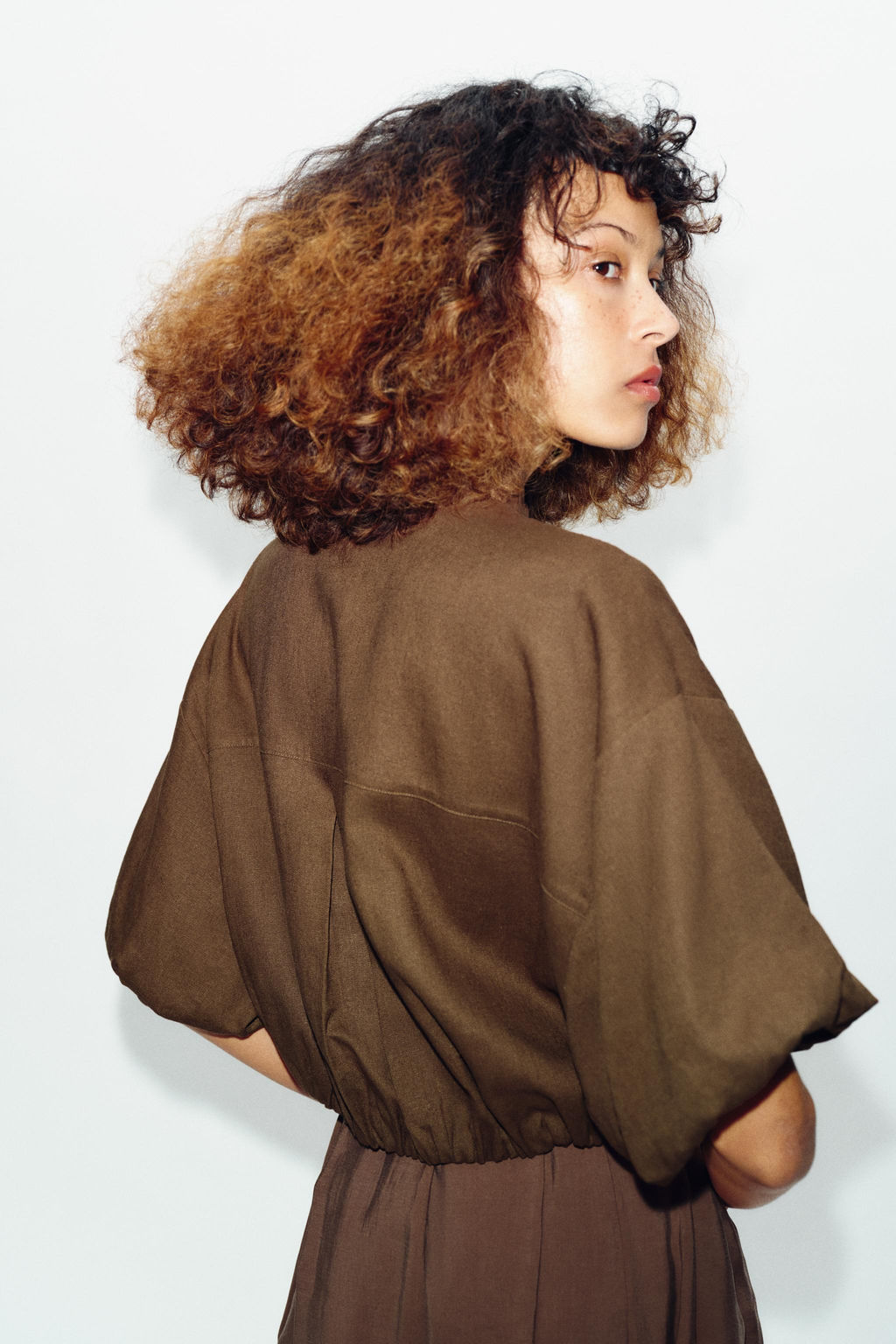 CAMISA GLOBO CON LINO / Marr?n / Topo - Zara фото 4