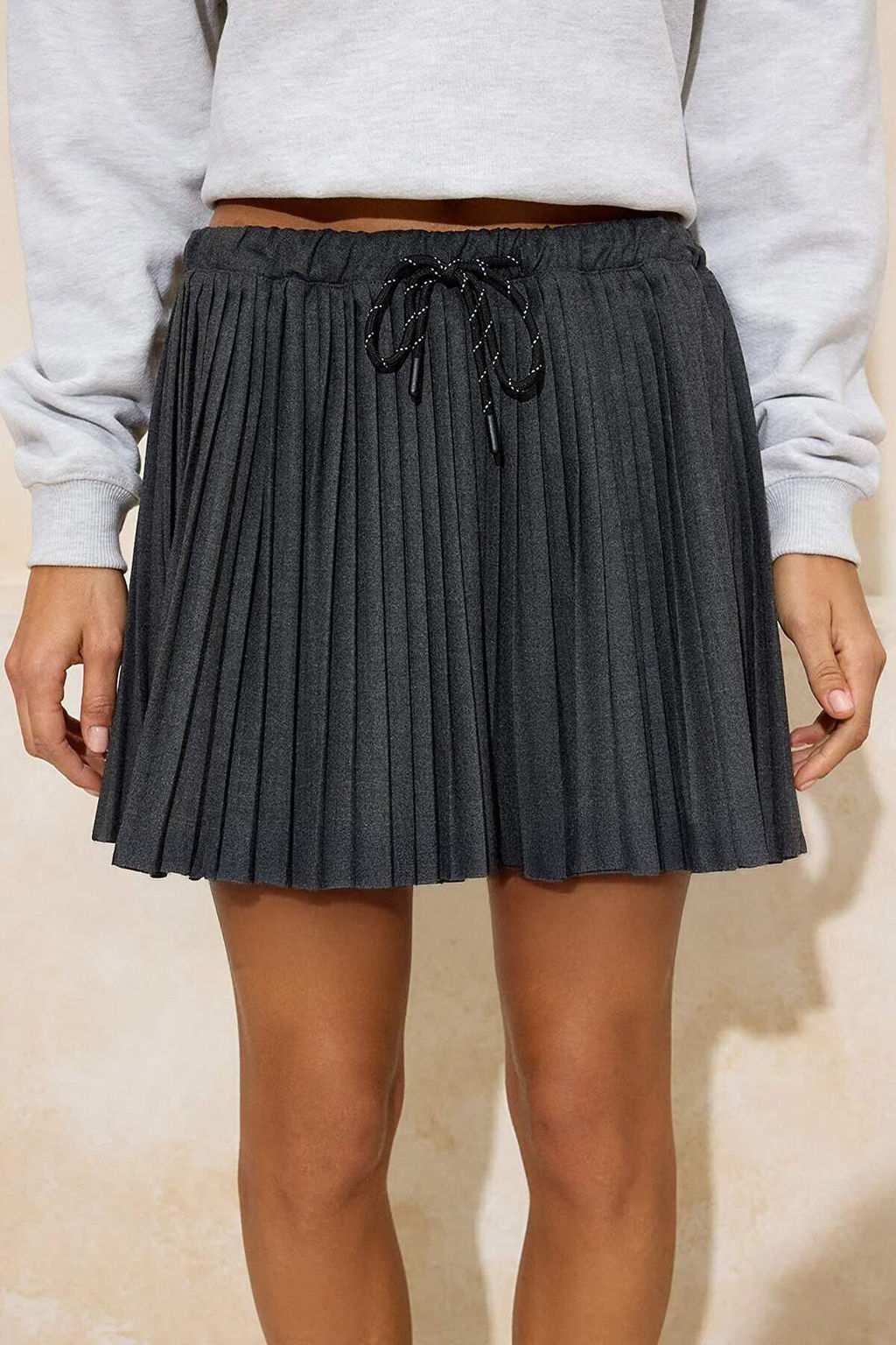 Antrasit Piliseli Poliviskon Dokuma Mini Etek TWOSS26ET00014 - Trendyolmilla фото 5