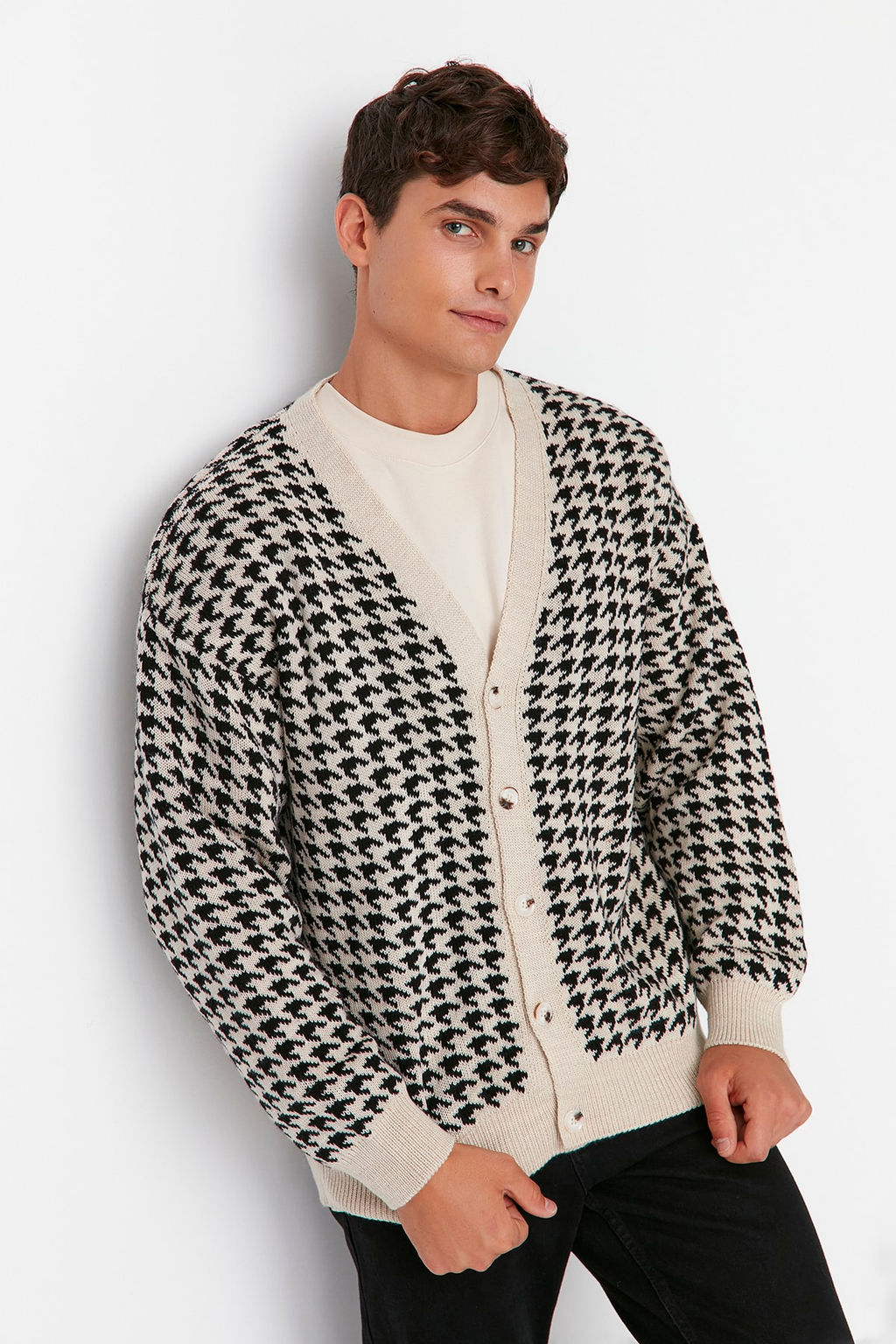 TRENDYOL MAN Bej Oversize V Yaka Kazayag? H?rka TMNAW22HI0080 - Trendyolmilla фото 3
