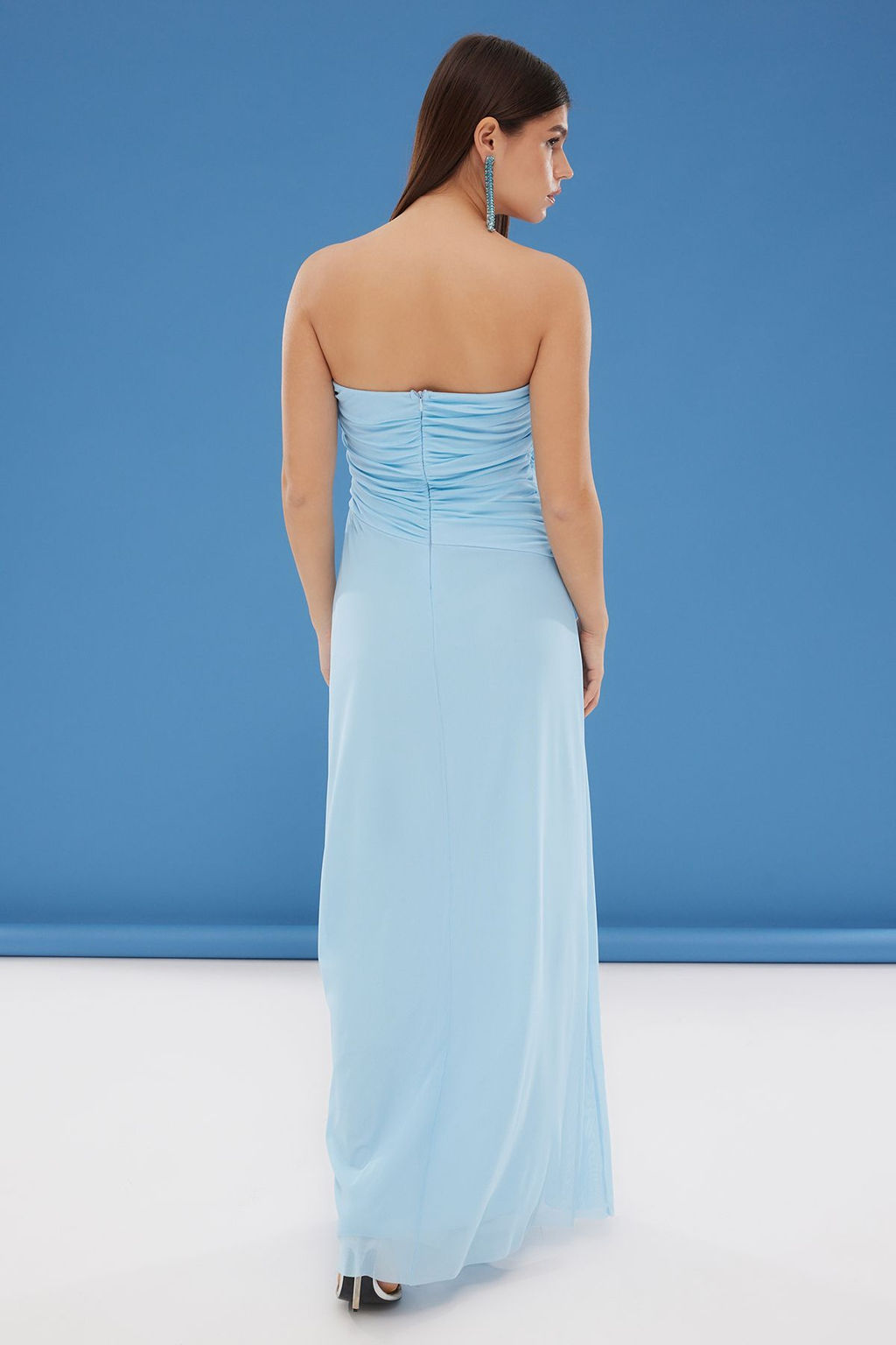 TRENDYOLMILLA Buz Mavisi A-Kesim Cut Out/Pencere Detayl? Tul Orme Uzun Abiye Elbise TPRSS25AE00026  фото 5