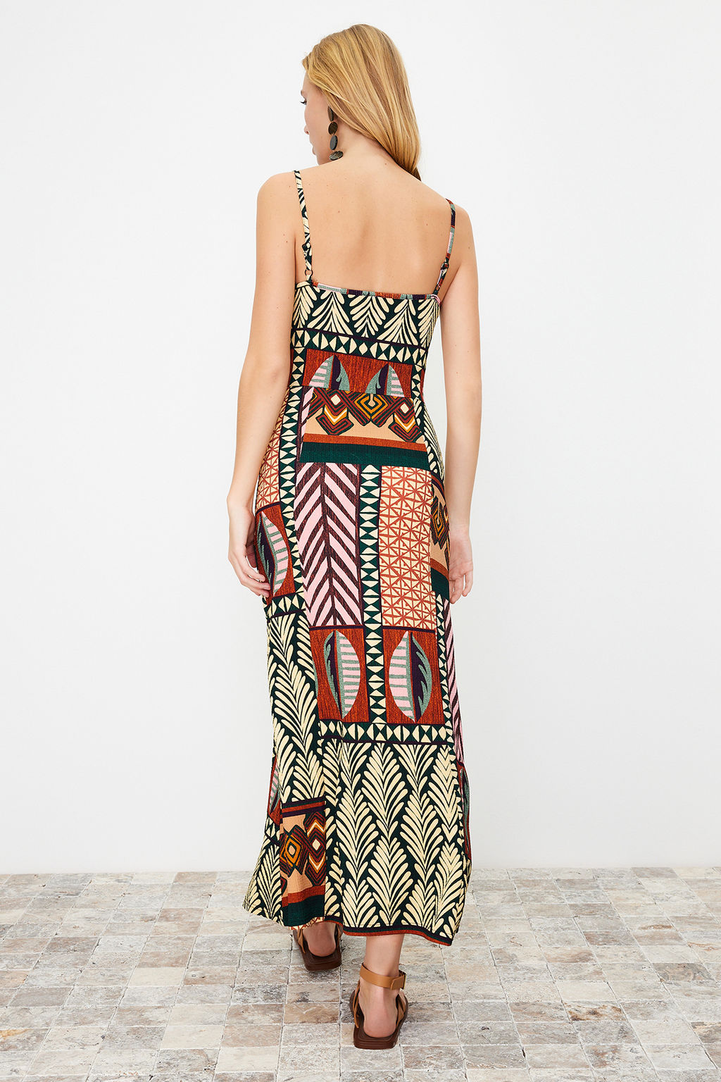 TRENDYOLMILLA Cok Renkli Ayarlanabilir Ask?l? Bask?l? Ask?l? Burumcuk/Dokulu Orme Midi Elbise TWOSS24EL00401
