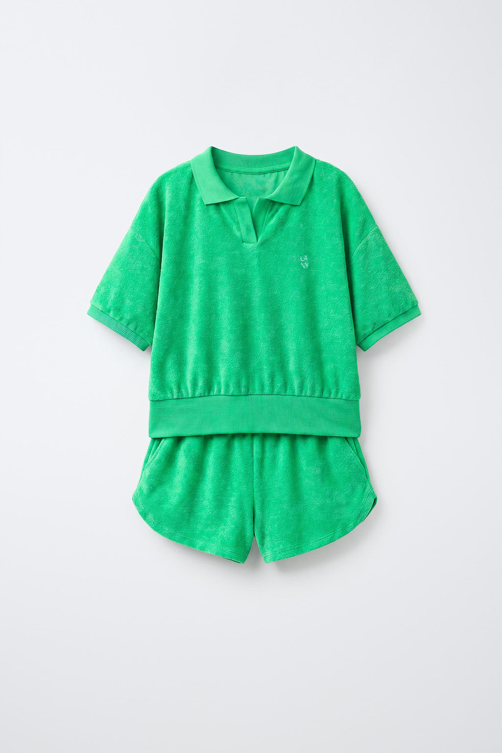 CONJUNTO POLO Y BERMUDA EFECTO TOALLA / Verde