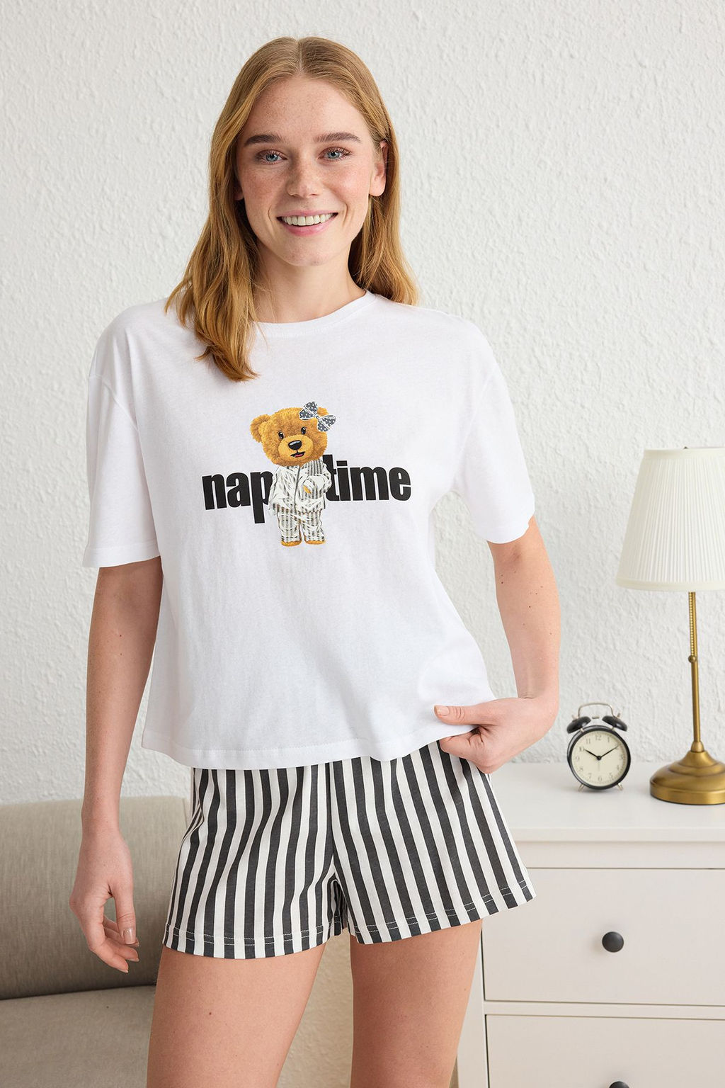 Trendyolmilla Kad?n Couple/Cift Cok Renkli %100 Pamuklu Ay?c?kl? Cizgili Sortlu Orme Pijama Tak?m? THMSS24PT00175  фото 19