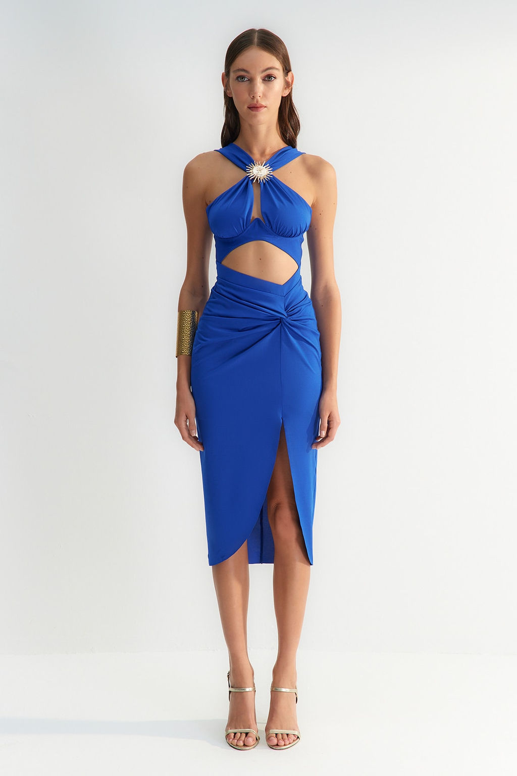 TRENDYOLMILLA X Zeynep Tosun Saks Gunes Aksesuar Detayl? Cut Out Elbise TCLSS23EL00025  фото 5