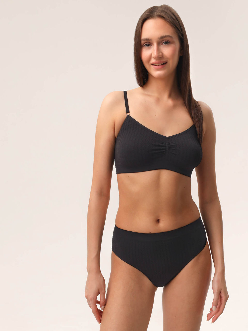 Топ женский на тонких бретелях с плетением цепочка HOME COLLECTION - Rossoporpora фото 2