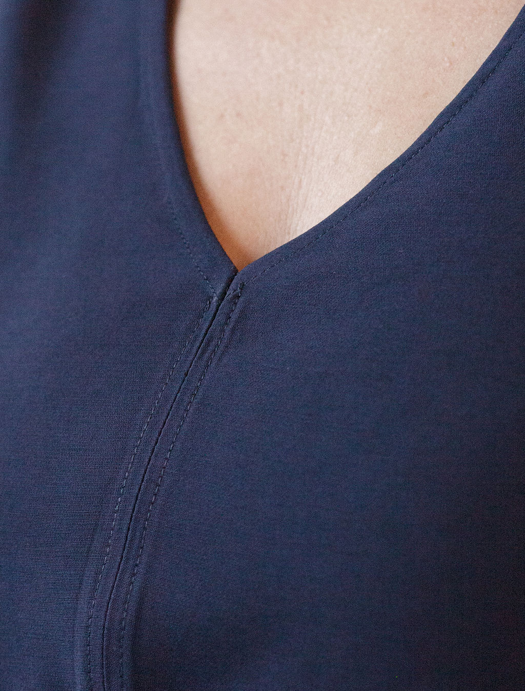 Платье Vilatte из лиоцелла с полиэстером темно-синий  фото 3