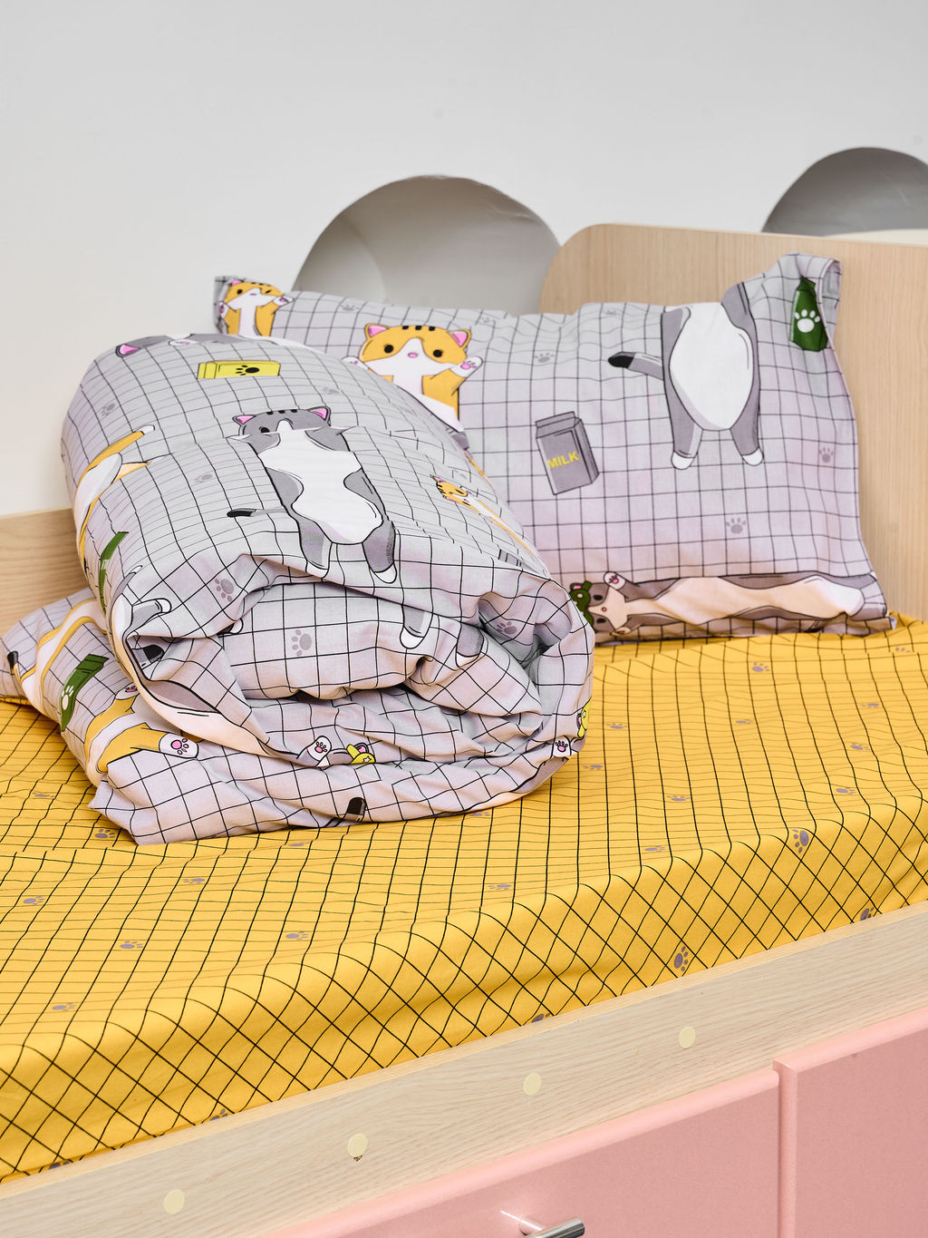 Постельное белье детское поплин с простыней на резинке - Кот-батон 145*112; 80*160*20; 40*60