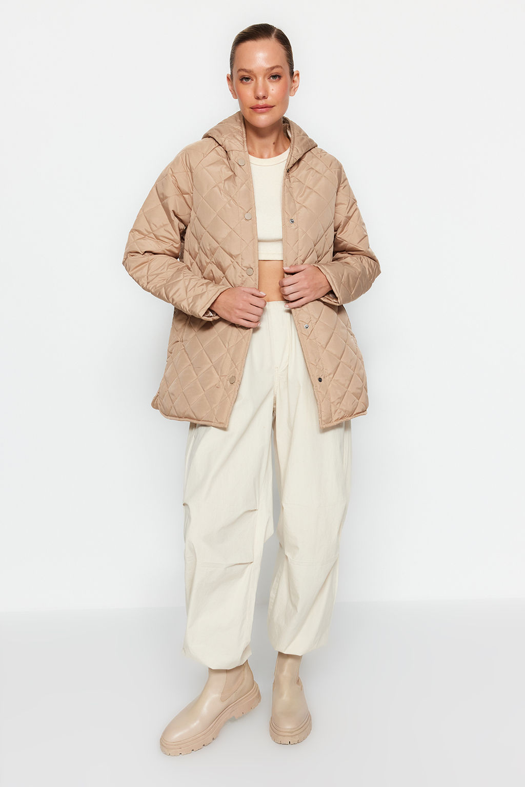 TRENDYOLMILLA Gri Kapusonlu Su Itici Kapitone Mont TWOAW23MO00131 фото 18