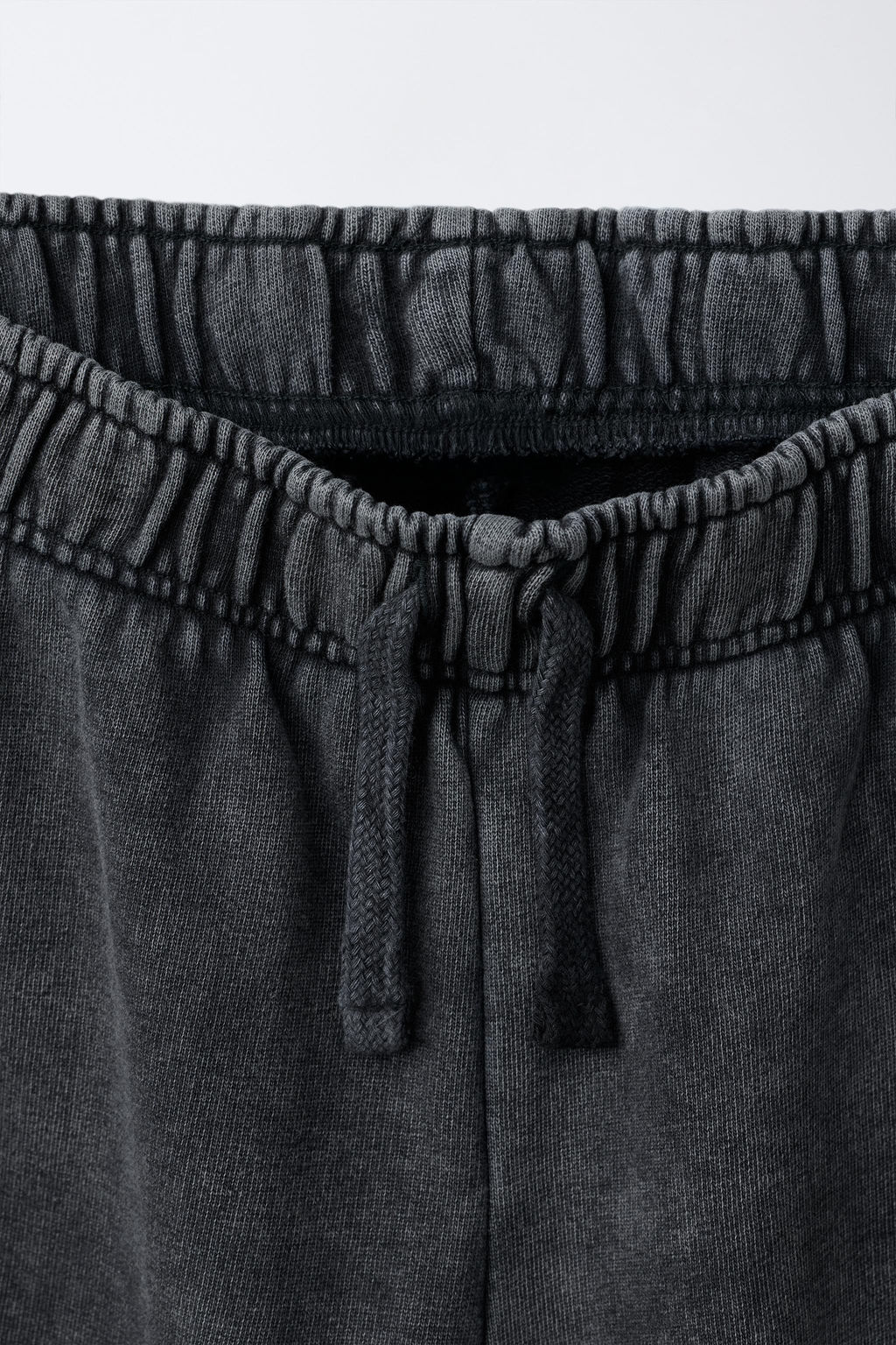 PANTAL?N JOGGER EFECTO LAVADO KPOP DEMON HUNTERS NETFLIX  / Gris antracita - Zara фото 7