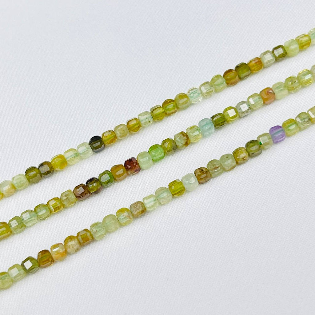 Бусины для украшений из Гроссуляра "зеленый гранат" 39 см