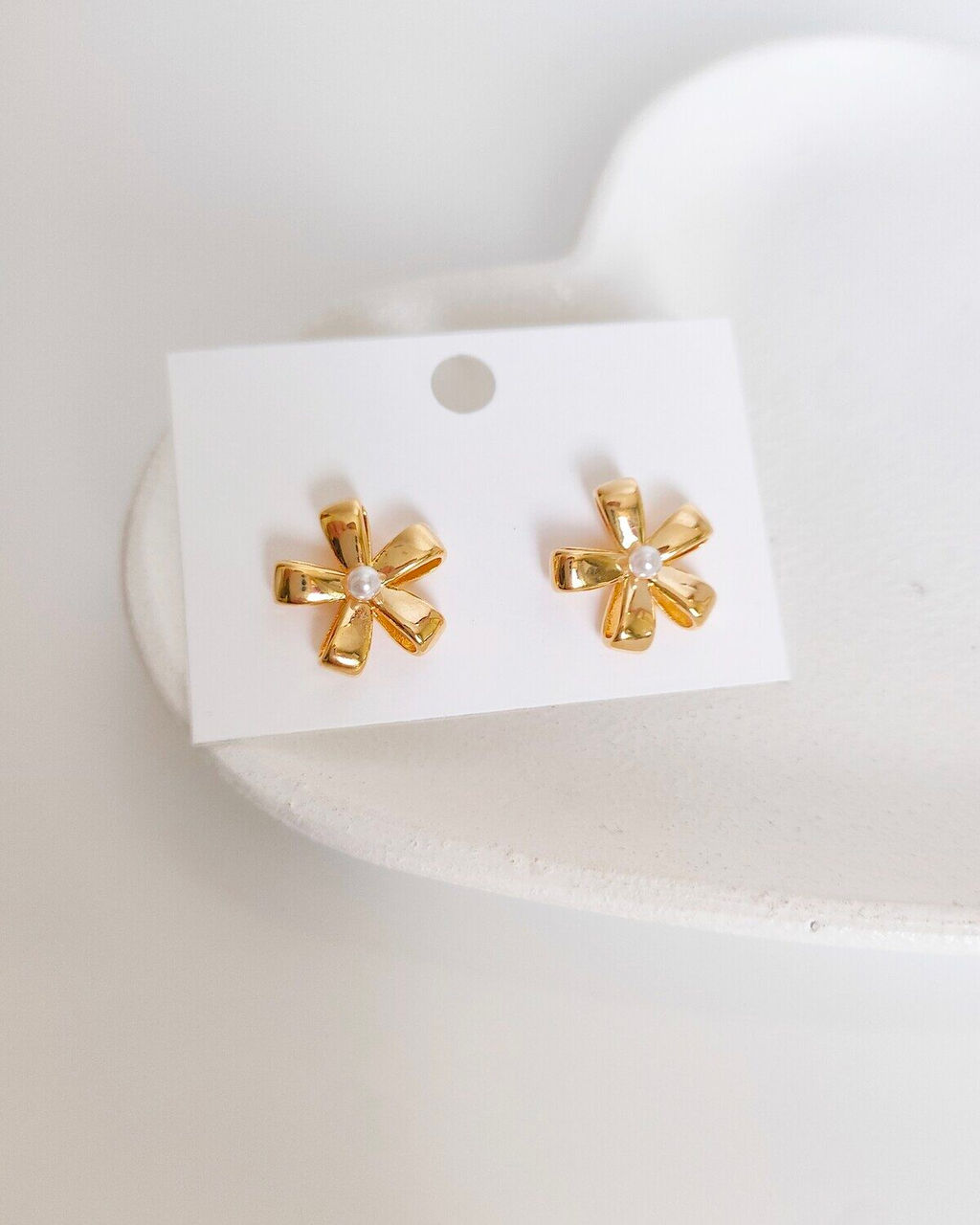 Стильные серьги