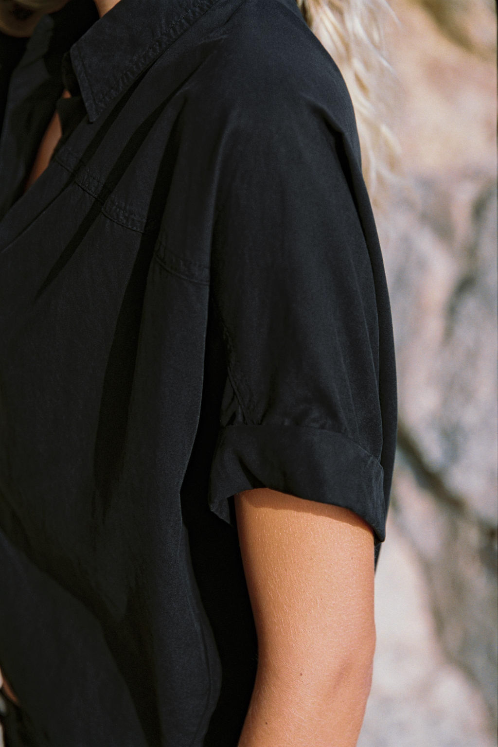 CAMISA FLUIDA MANGA CORTA / Negro - Zara фото 4