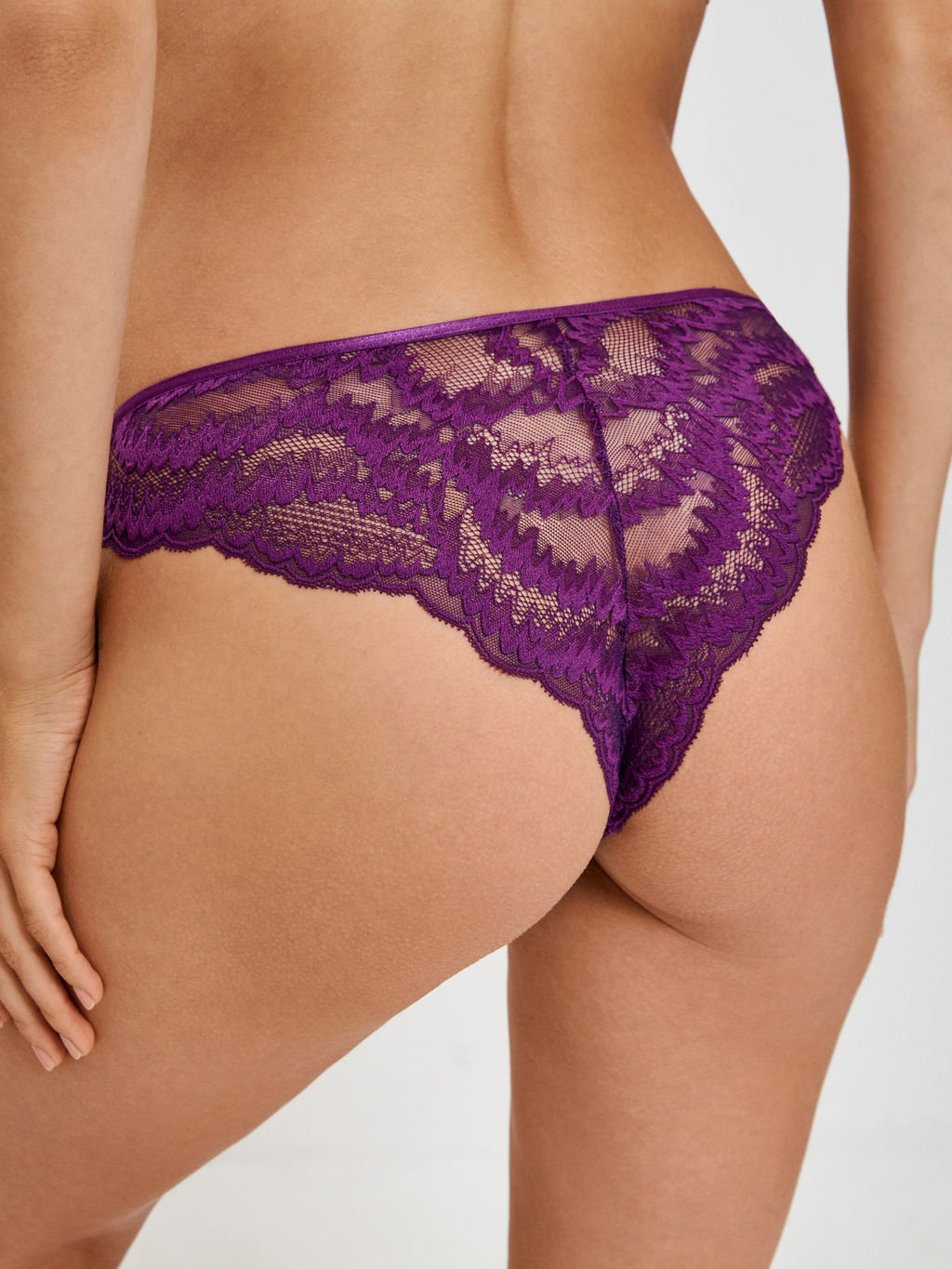 Infinity / Трусы стринги-бразилиано жен. Adikons пурпурный - Infinity Lingerie фото 3